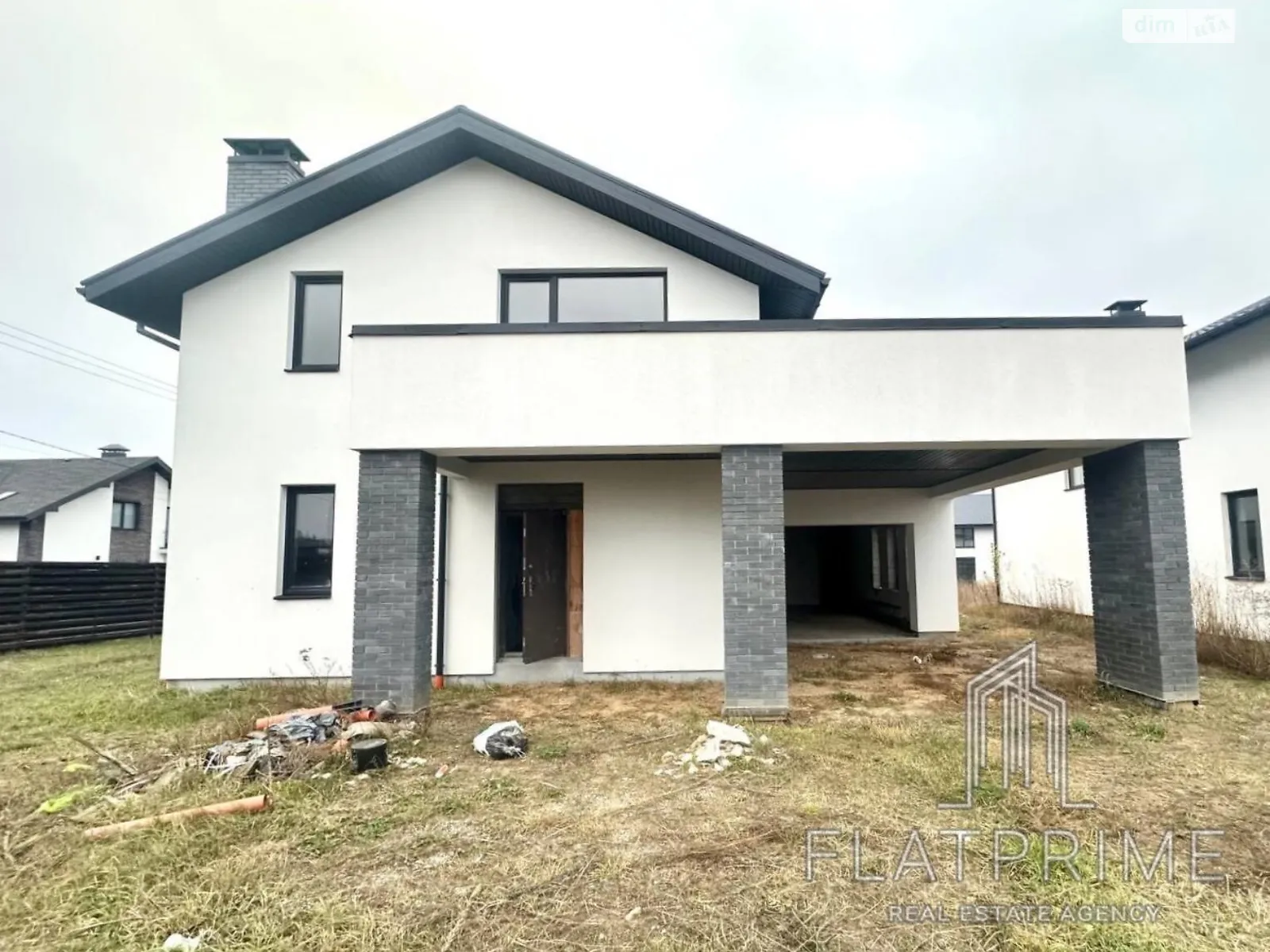 Продается дом на 2 этажа 160 кв. м с бассейном, цена: 93000 $ - фото 1