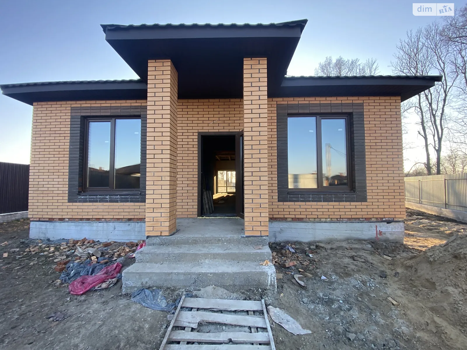Продається одноповерховий будинок 105 кв. м с басейном, цена: 88000 $ - фото 1