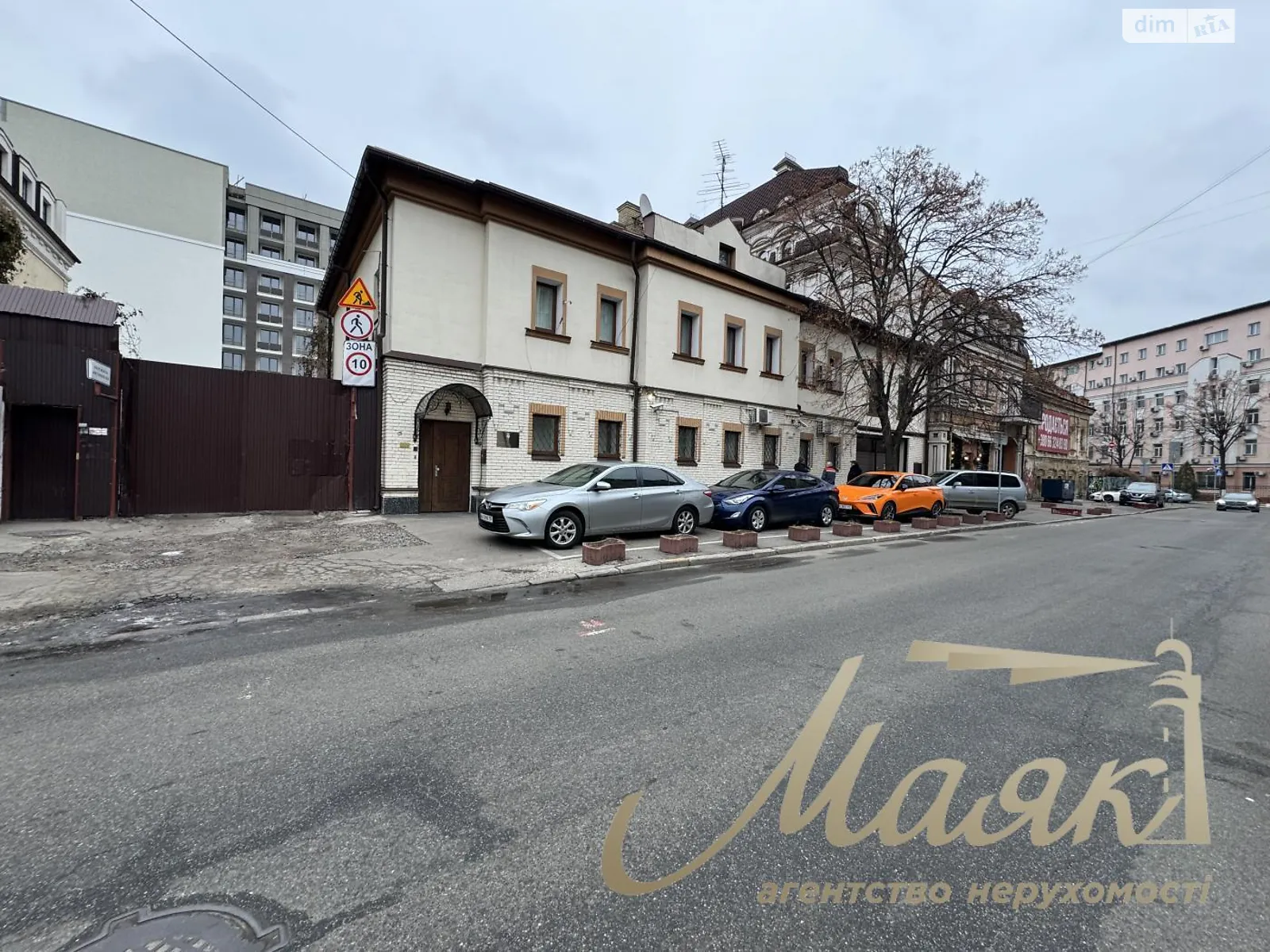 Здається в оренду приміщення вільного призначення 520.3 кв. м в 3-поверховій будівлі, цена: 11210 $ - фото 1