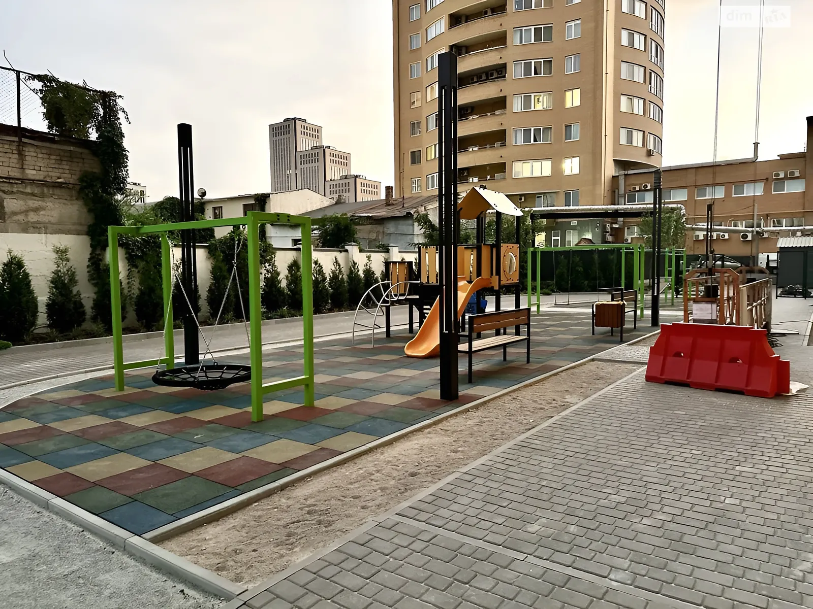Продається 1-кімнатна квартира 53.9 кв. м у Дніпрі, вул. Ламана, 18 - фото 1