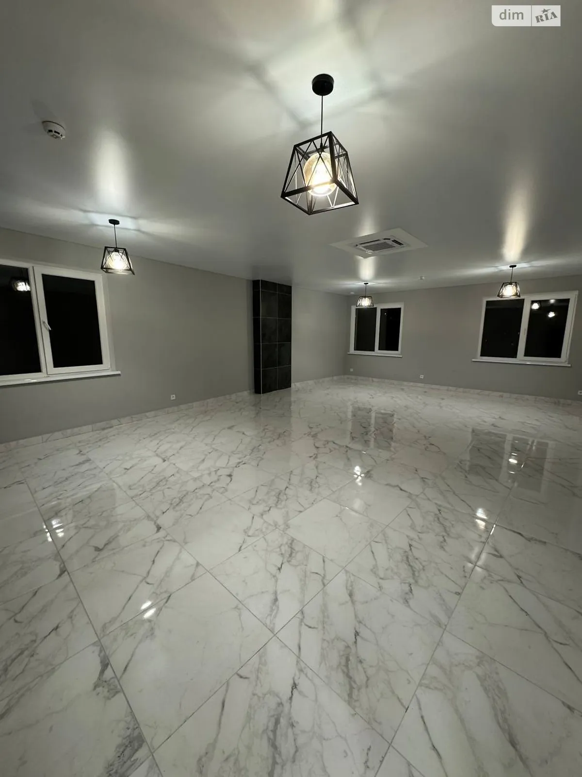 Сдается в аренду офис 51.8 кв. м в бизнес-центре, цена: 15540 грн - фото 1