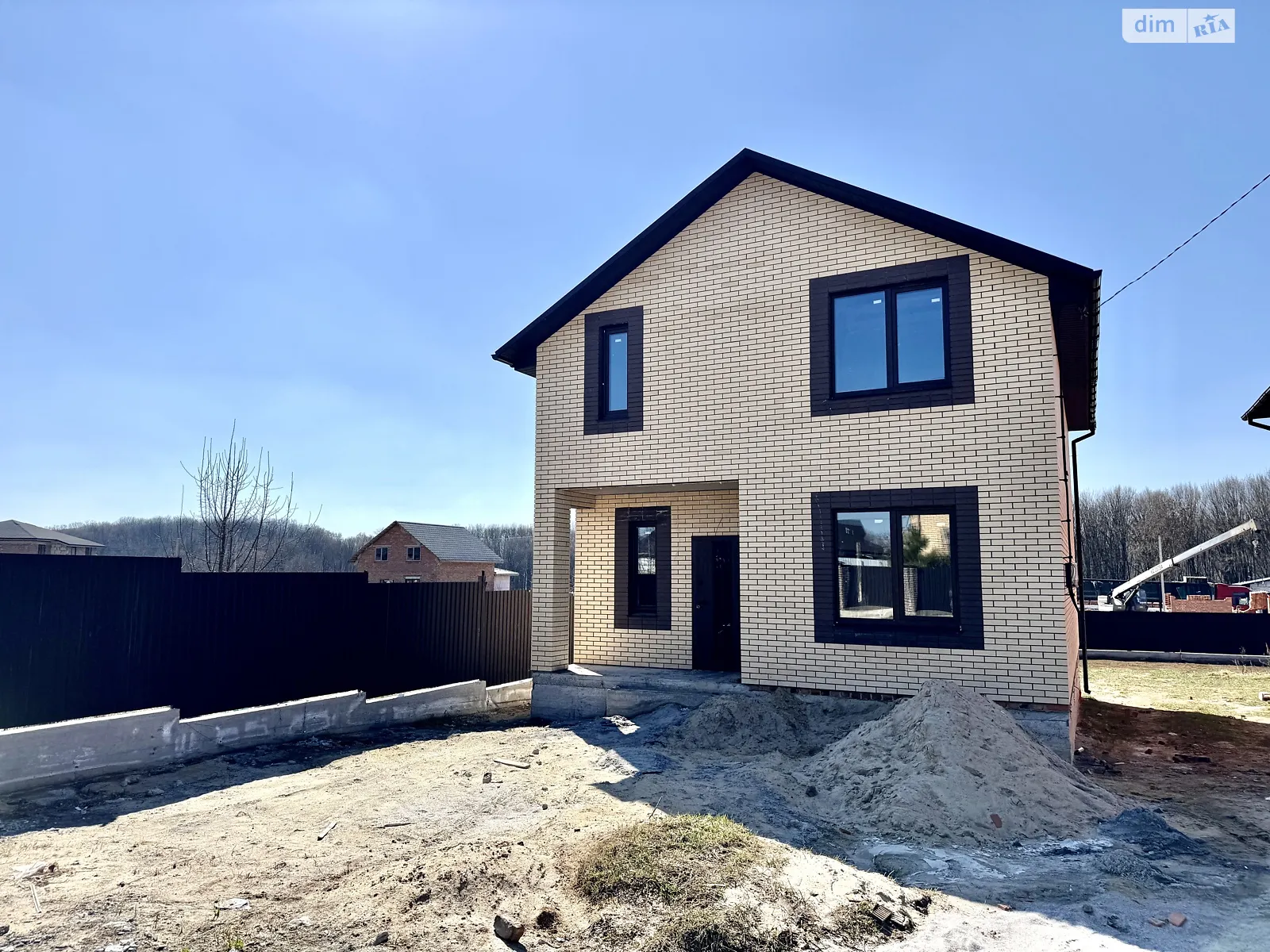 Продается дом на 2 этажа 125 кв. м с гаражом, цена: 93000 $ - фото 1