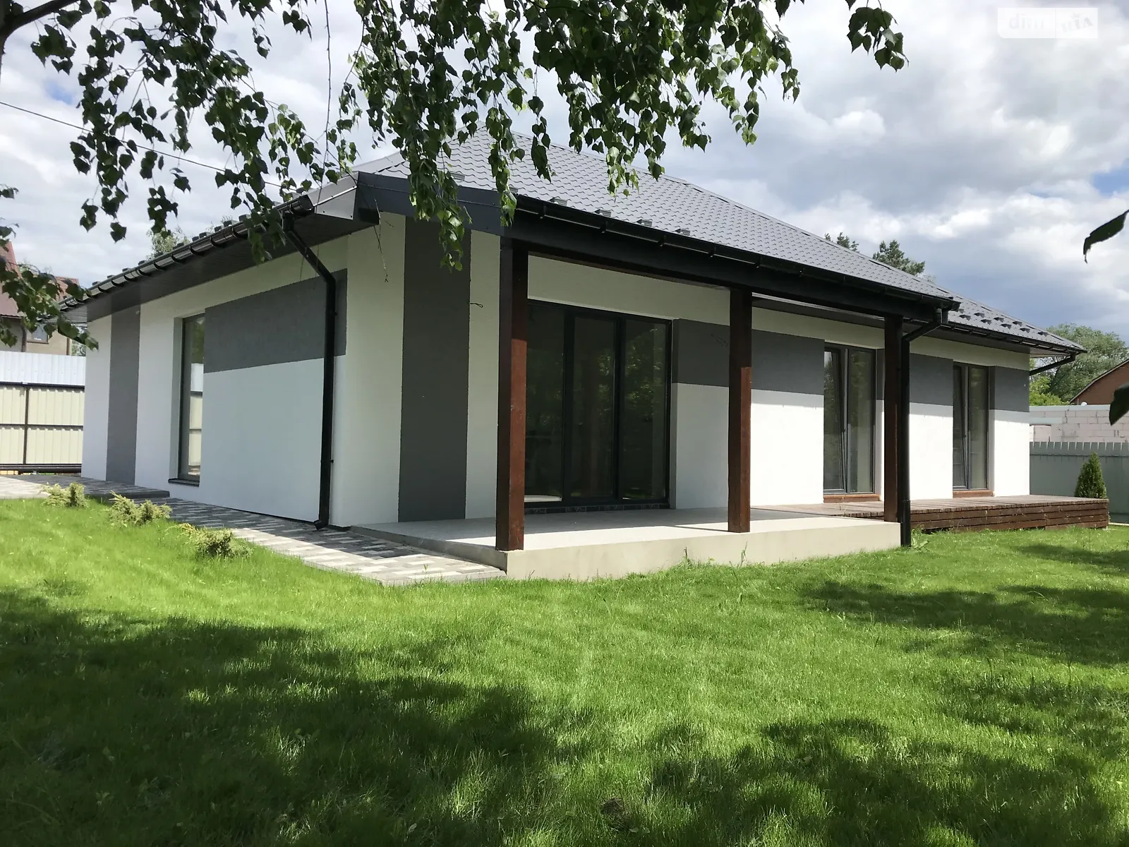 Продается одноэтажный дом 115 кв. м с беседкой, цена: 145000 $ - фото 1
