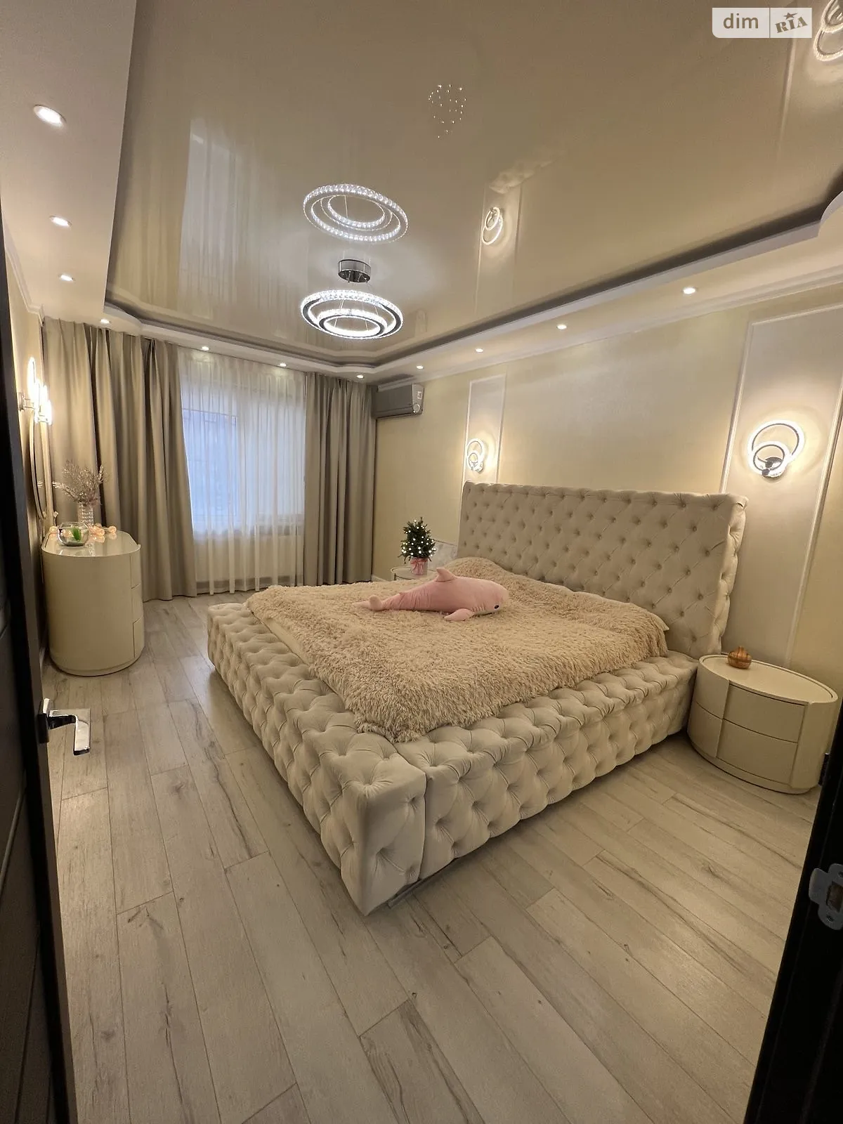 Продається 2-кімнатна квартира 68.7 кв. м у Лиманці, мас. Радужний - фото 1
