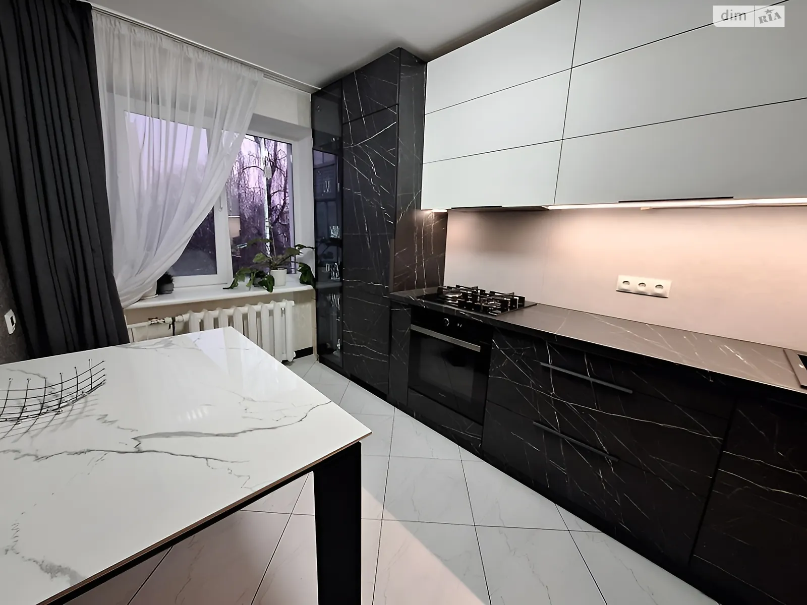 Продается 3-комнатная квартира 74 кв. м в Черкассах, бул. Шевченко, 325 - фото 1