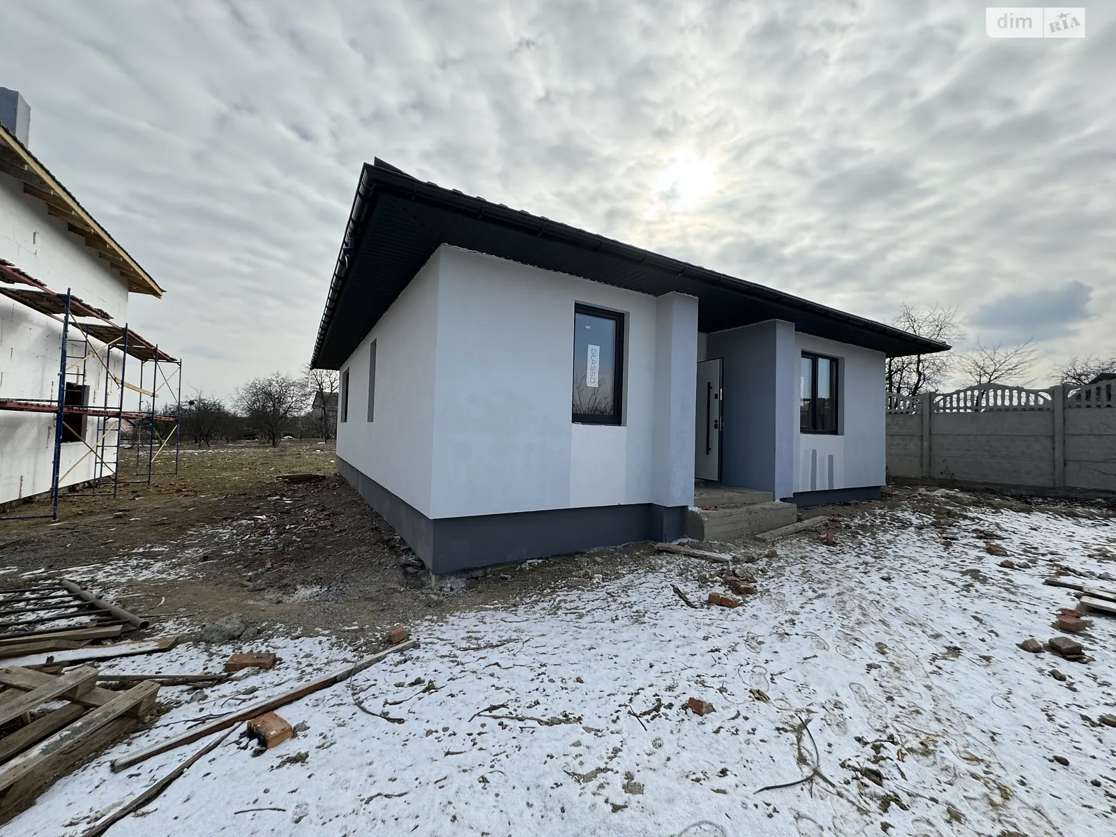 Продается одноэтажный дом 89 кв. м с участком, цена: 70000 $ - фото 1