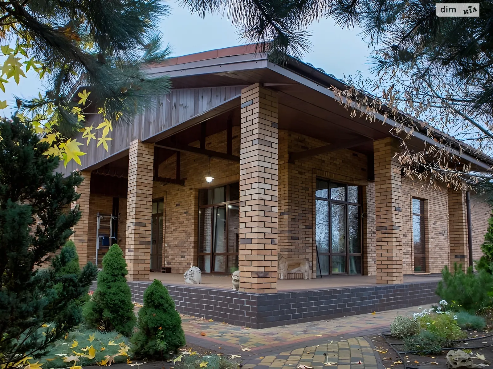 Сдается в аренду дом на 2 этажа с гаражом, цена: 500 $ - фото 1