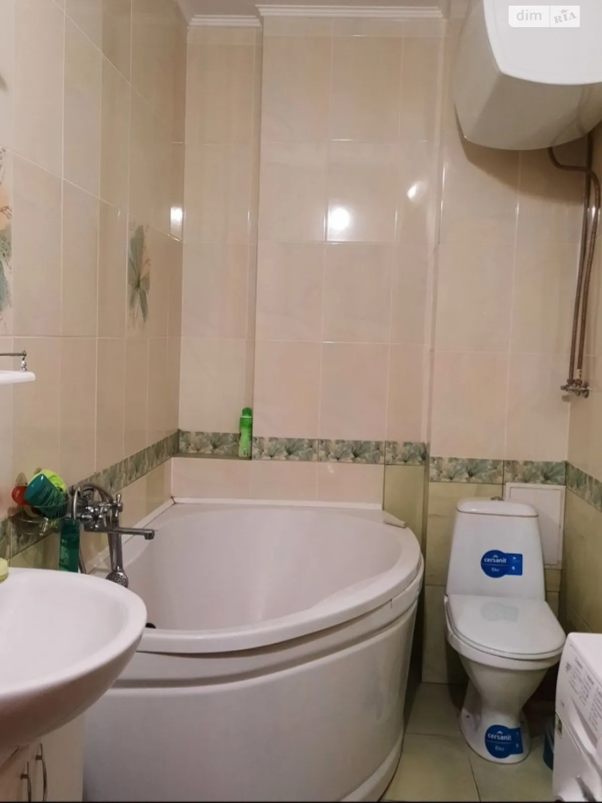 Продается 1-комнатная квартира 40 кв. м в Одессе, ул. Академика Сахарова - фото 1