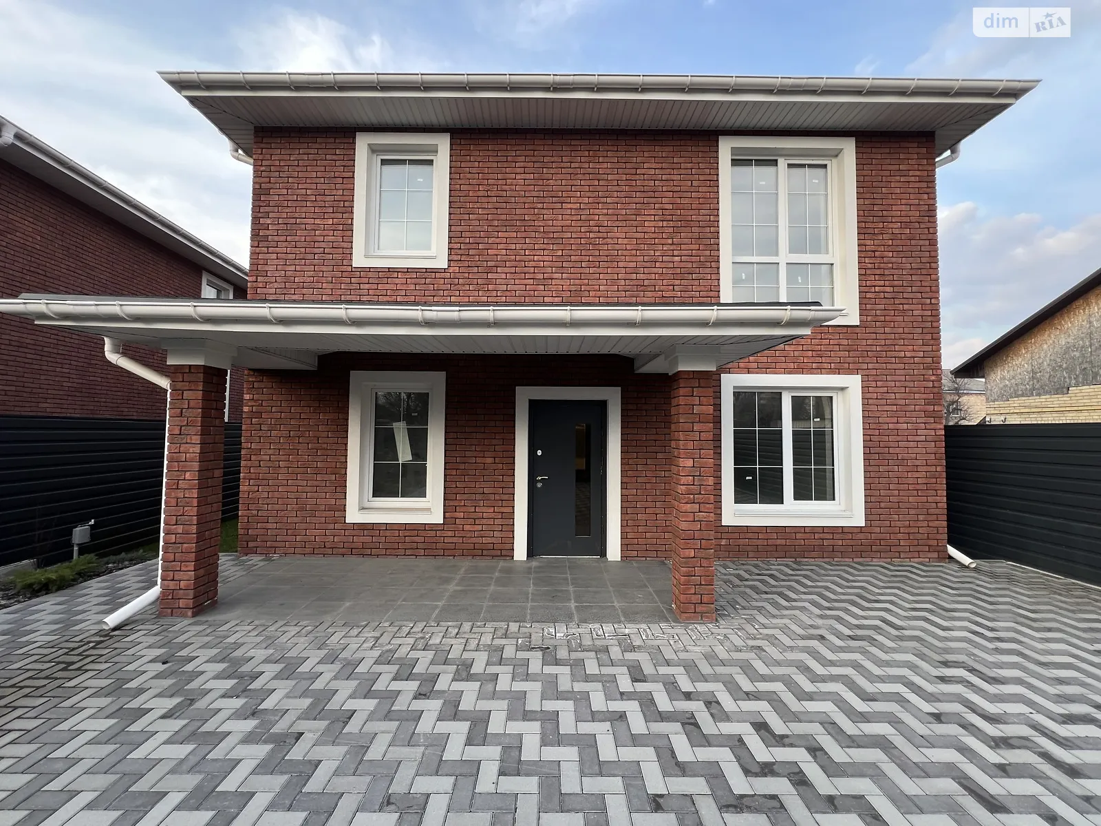 Продається будинок 2 поверховий 220 кв. м з каміном, цена: 269000 $ - фото 1