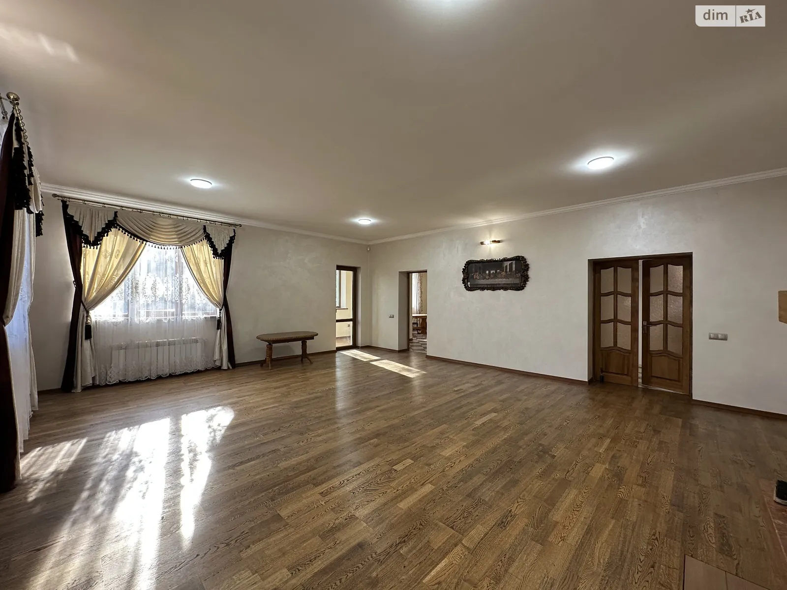 Продається будинок 3 поверховий 300 кв. м з подвалом, цена: 248000 $ - фото 1