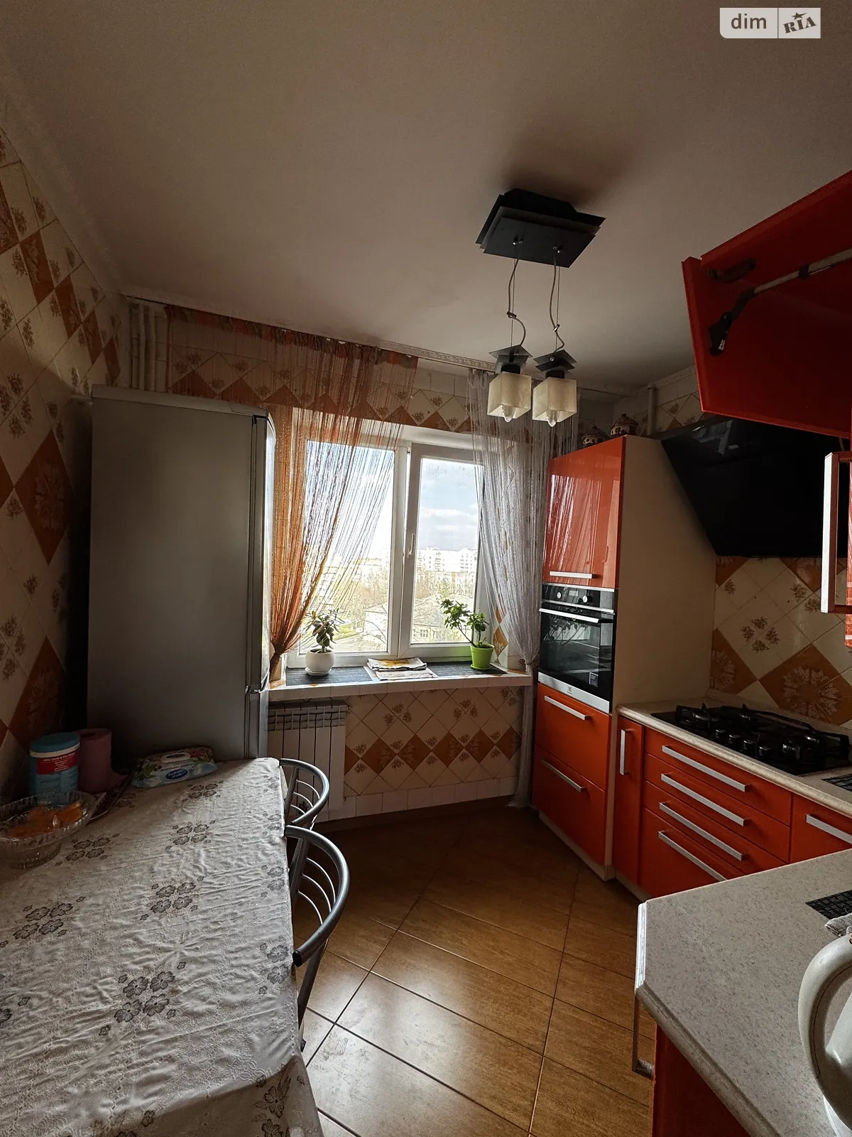 Продается 3-комнатная квартира 68 кв. м в Борисполе, ул. Киевский шлях, 39 - фото 1