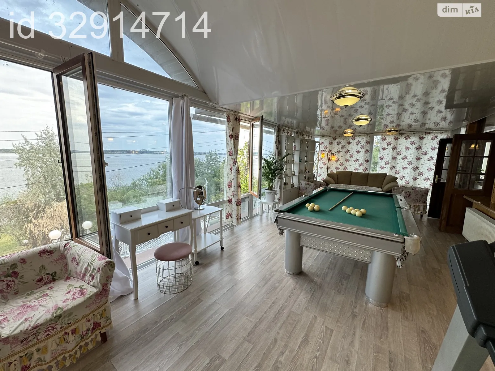 Продается дом на 3 этажа 181 кв. м с беседкой, цена: 150000 $ - фото 1