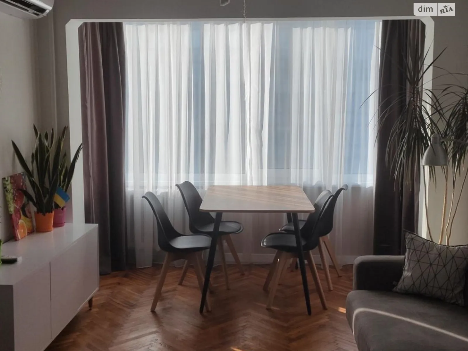 Продається 3-кімнатна квартира 56 кв. м у Києві, вул. Ентузіастів, 7/1 - фото 1