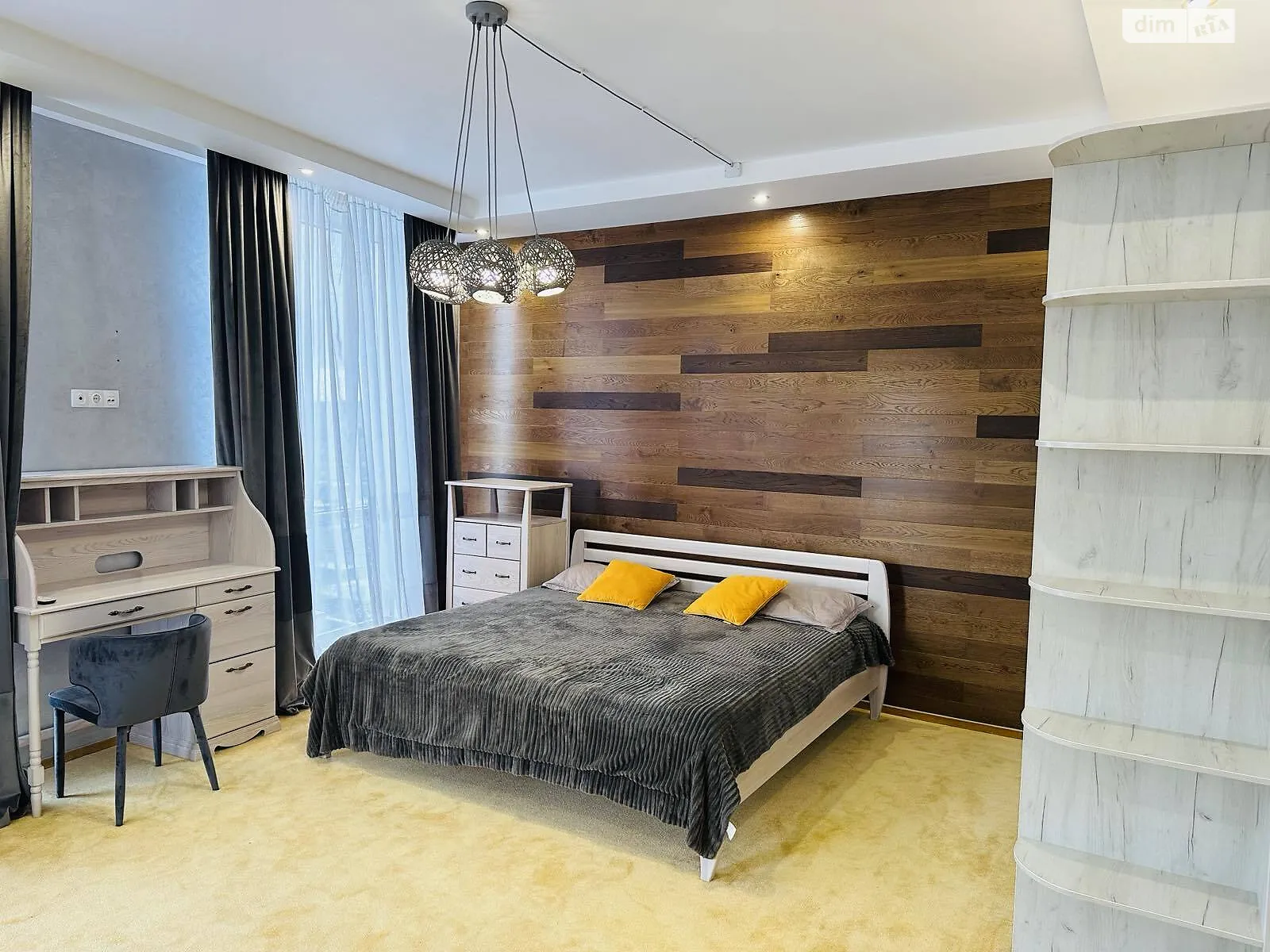 Продается 1-комнатная квартира 56 кв. м в Днепре, ул. Севастопольская, 2К - фото 1