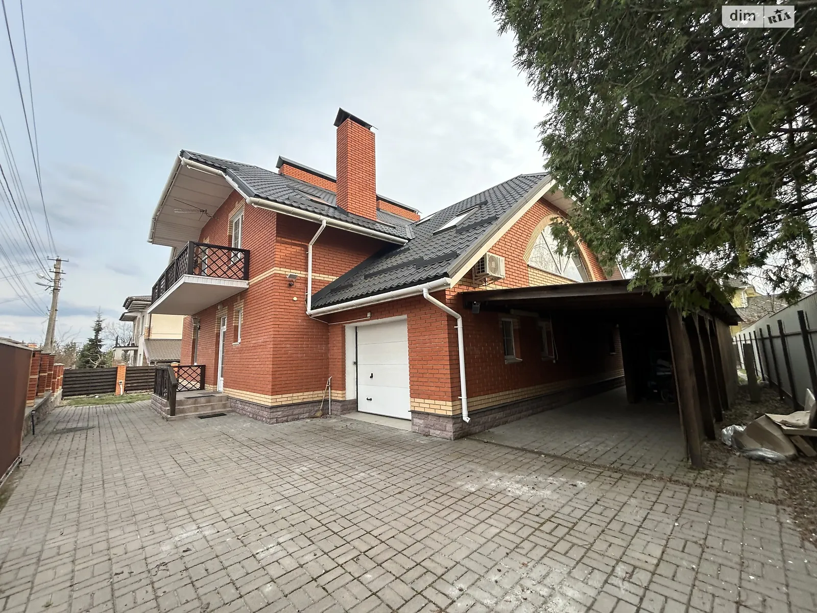Продается дом на 2 этажа 298 кв. м с террасой, цена: 320000 € - фото 1