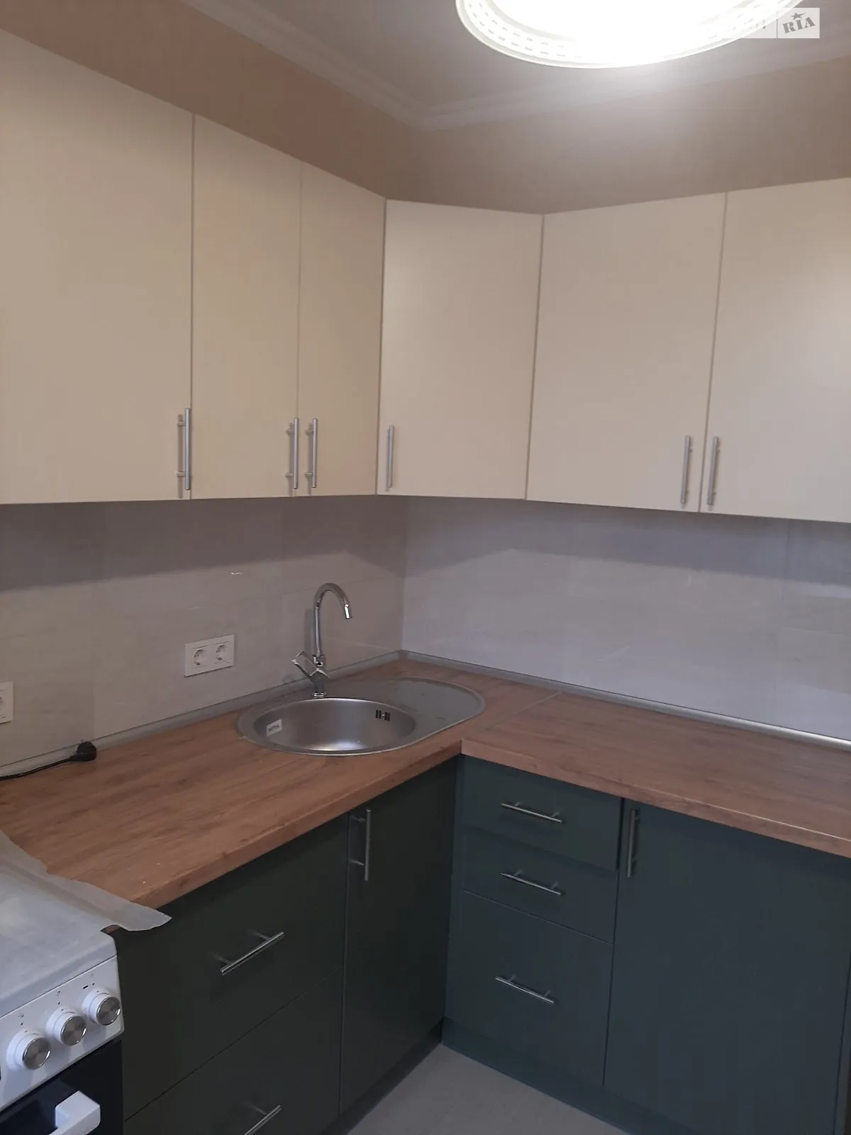 Продається 1-кімнатна квартира 40 кв. м у Києві, вул. Татарська, 3/2 - фото 1