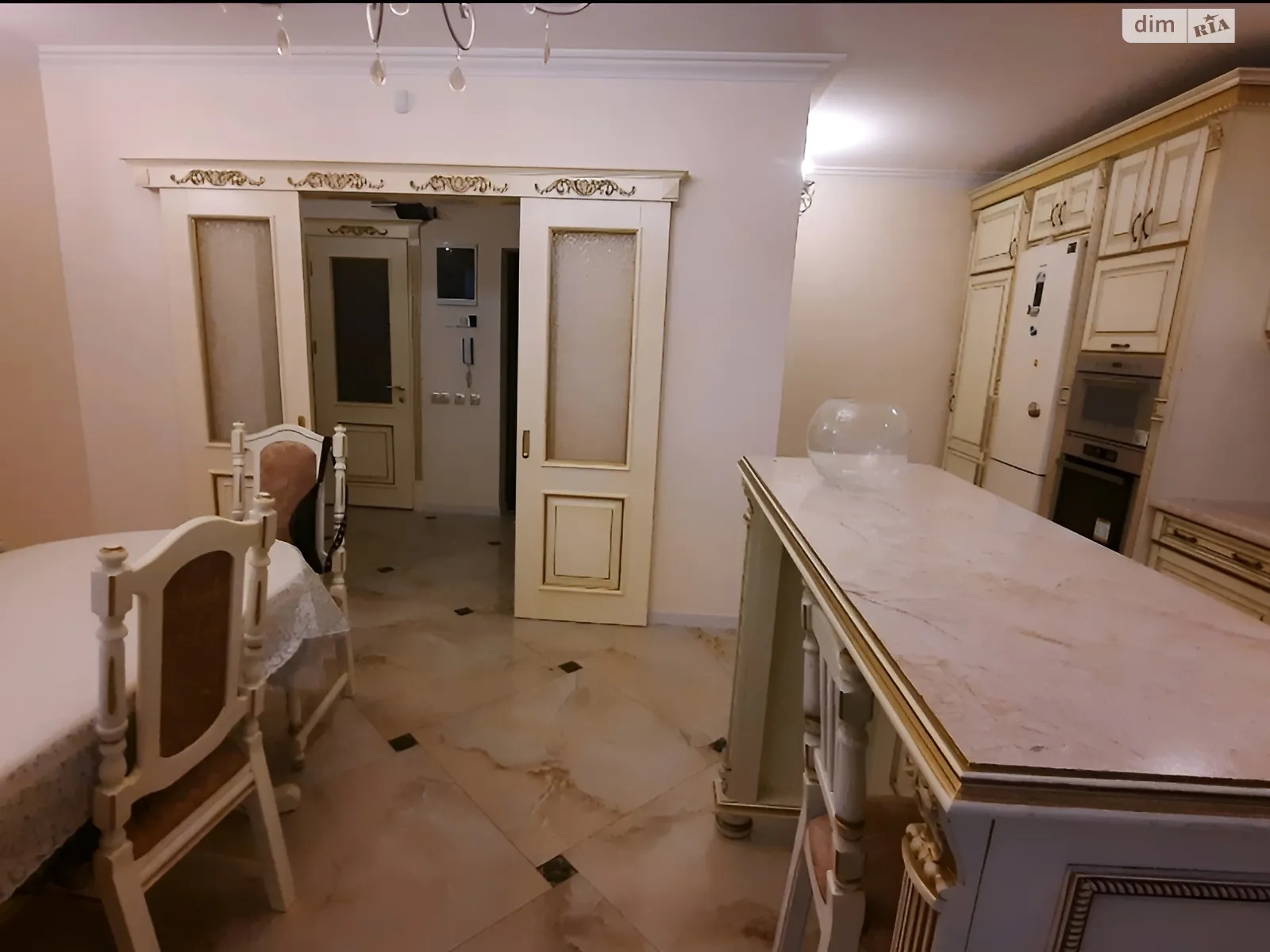 Продается 5-комнатная квартира 160 кв. м в Новояворовск, цена: 145000 $ - фото 1