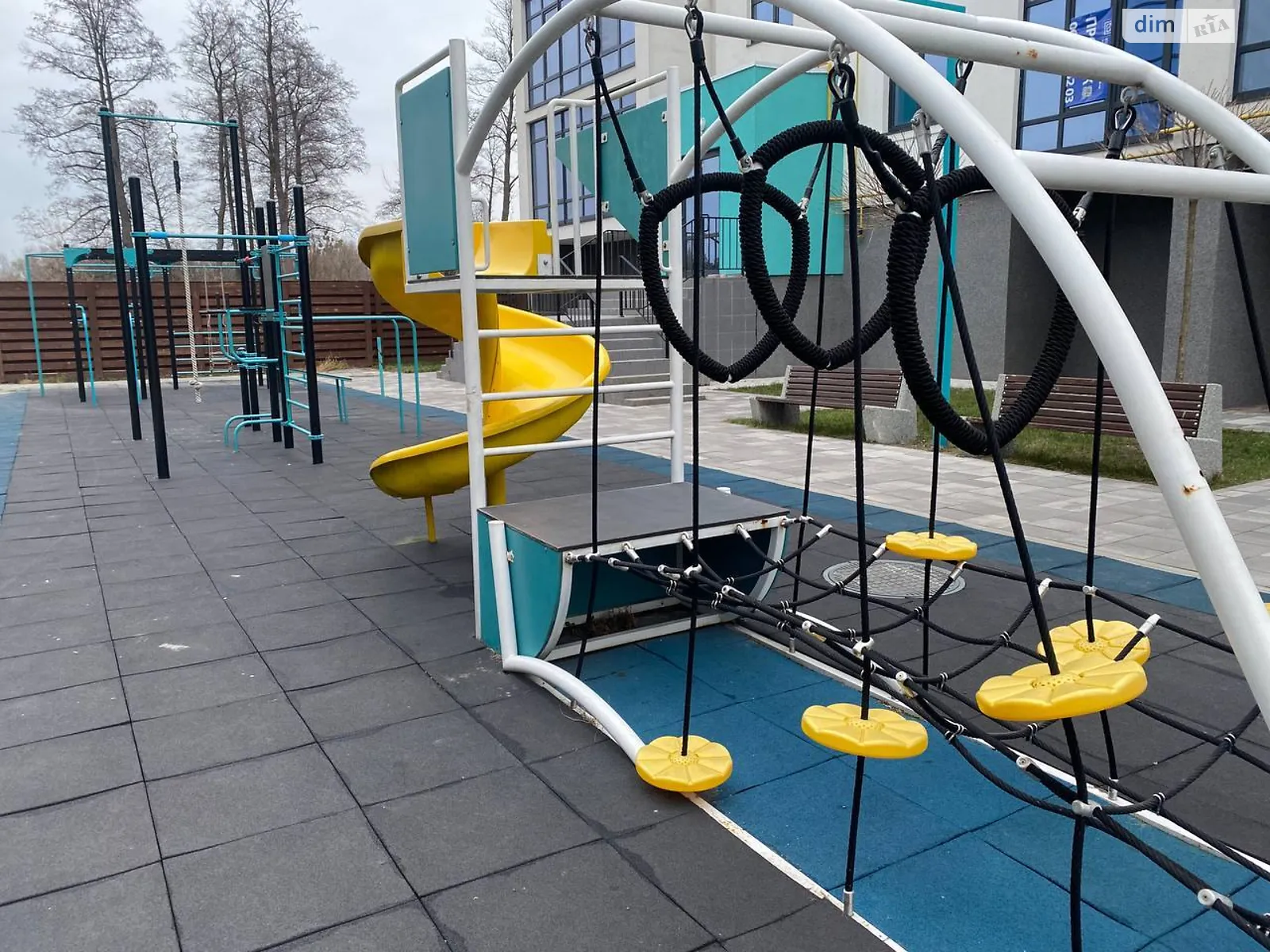 Продается 2-комнатная квартира 56.8 кв. м в Ирпене, ул. Прибережная - фото 1