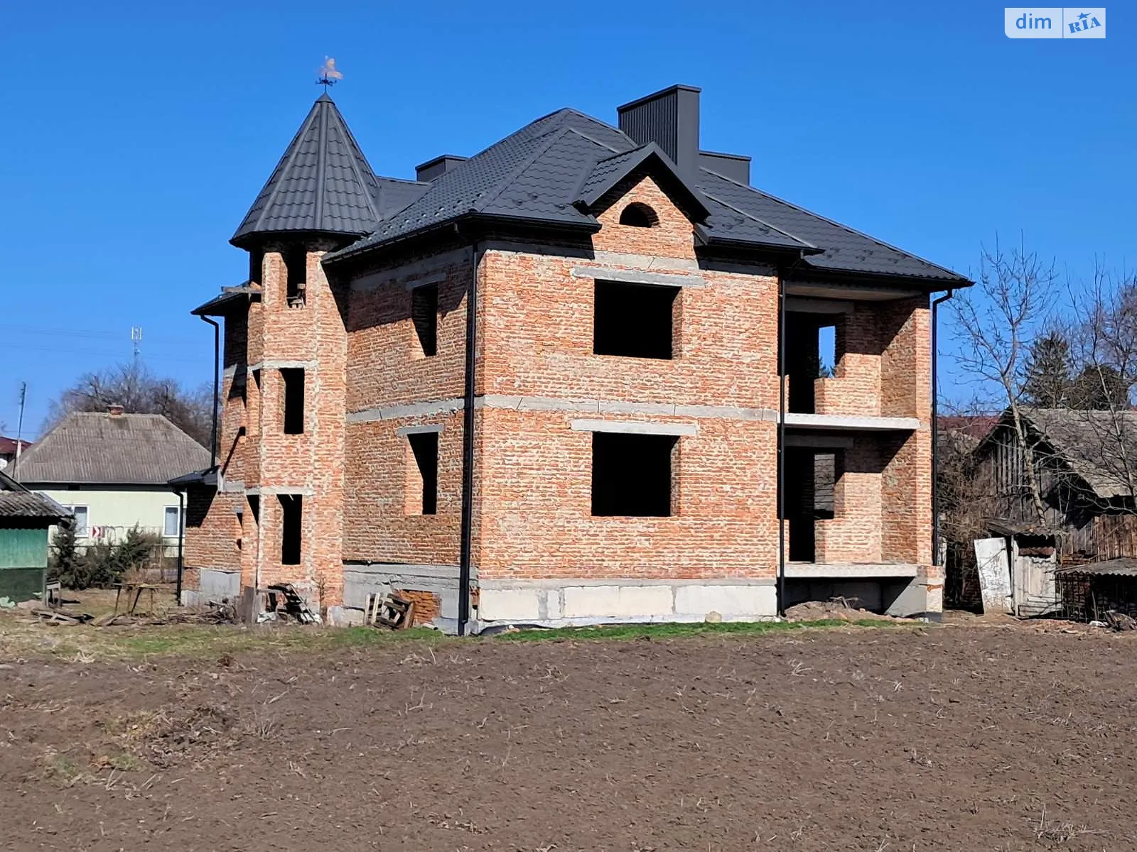 Продается дом на 2 этажа 240 кв. м с гаражом, цена: 30000 $ - фото 1