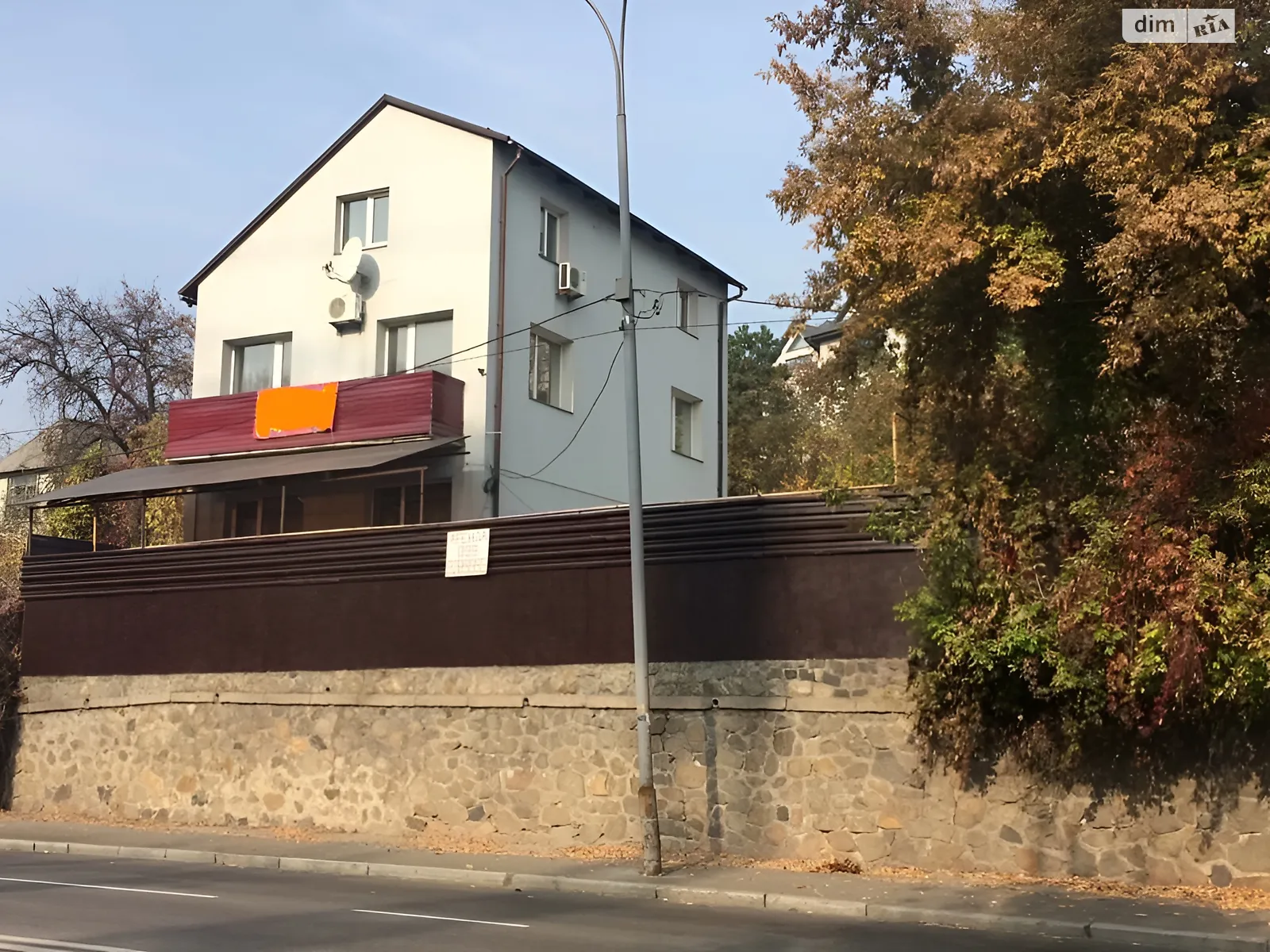Сдается в аренду офис 170 кв. м в бизнес-центре, цена: 2000 $ - фото 1