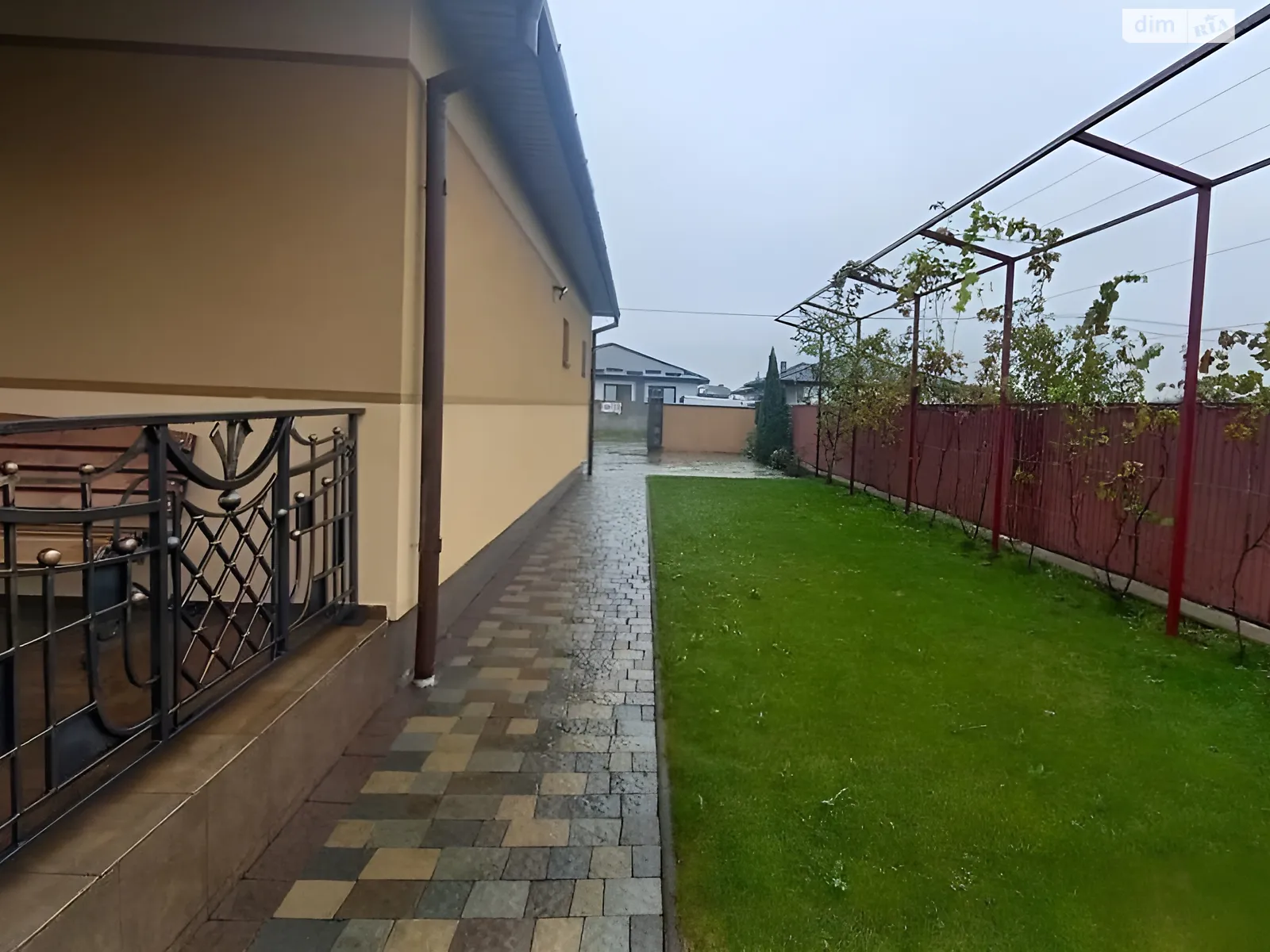 Продается одноэтажный дом 155 кв. м с бассейном, цена: 165000 $ - фото 1