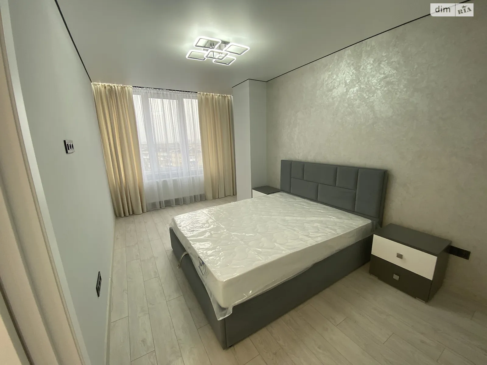 Продается 2-комнатная квартира 68 кв. м в Ивано-Франковске, ул. Микитинецкая, 2 - фото 1