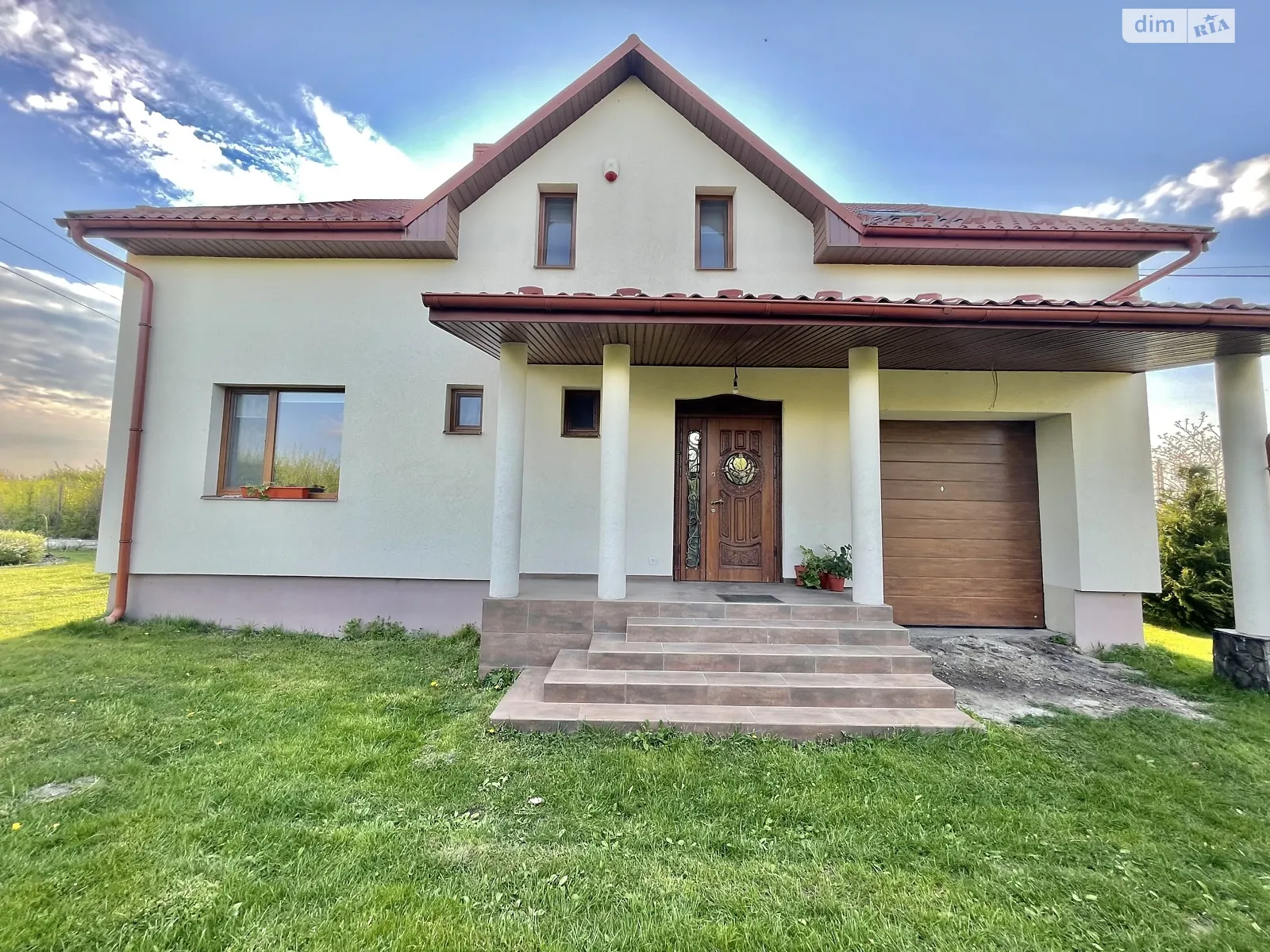 Продается дом на 2 этажа 197 кв. м с террасой, цена: 180000 $ - фото 1