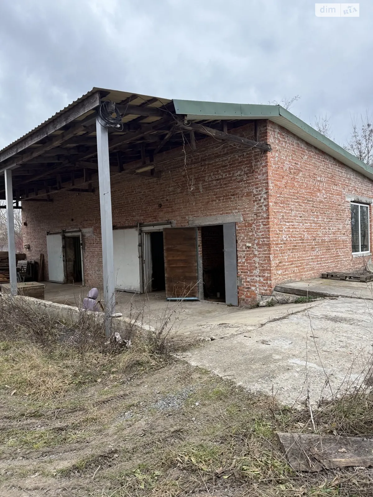 Продається об'єкт сфери послуг 709 кв. м в 3-поверховій будівлі, цена: 95000 $ - фото 1