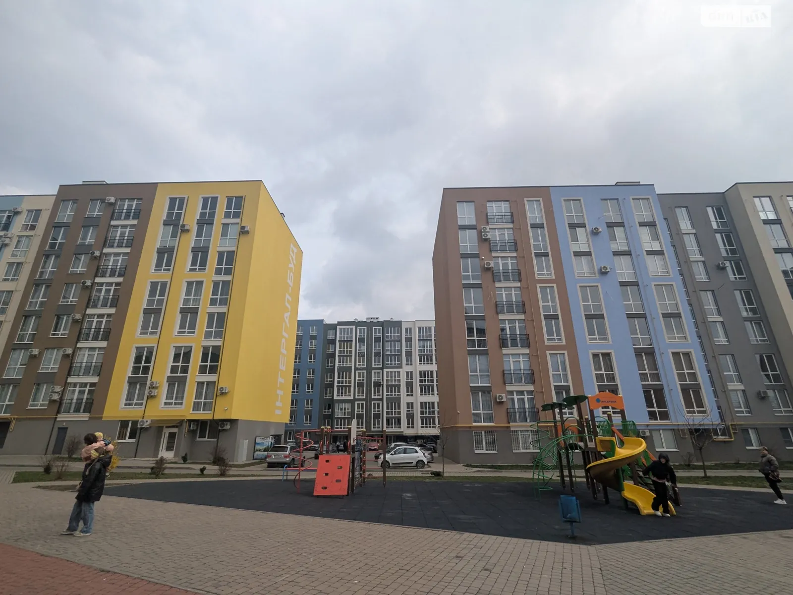Продається 1-кімнатна квартира 45 кв. м у Чернівцях, вул. Київська - фото 1