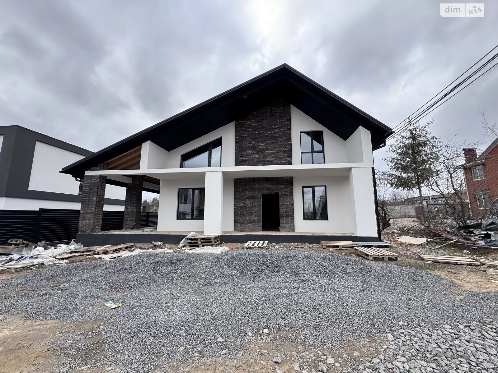 Продается дом на 2 этажа 155 кв. м с беседкой, цена: 150000 $ - фото 1