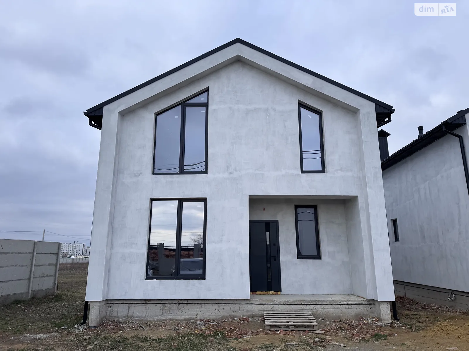Продается дом на 2 этажа 125 кв. м с балконом, цена: 100000 $ - фото 1