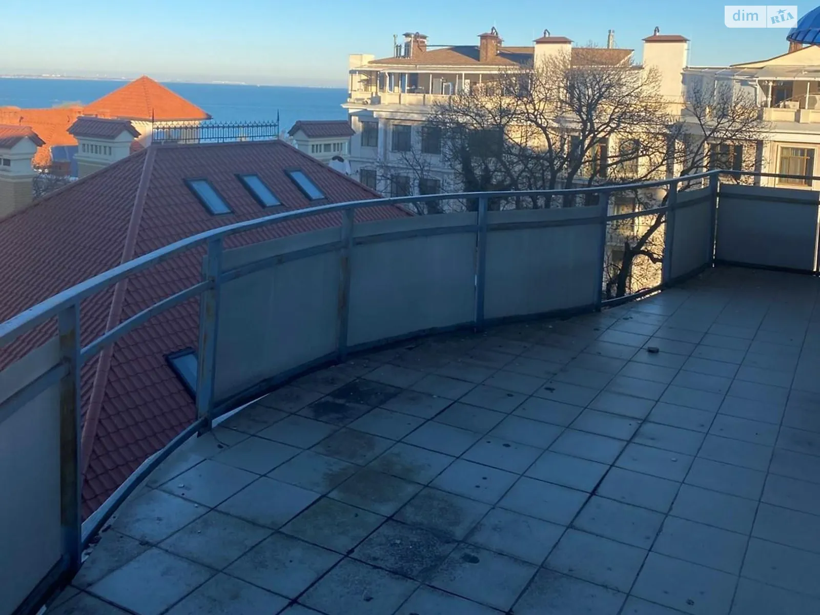 Продається 2-кімнатна квартира 136.2 кв. м у Одесі, пров. Мукачівський, 6/5 - фото 1