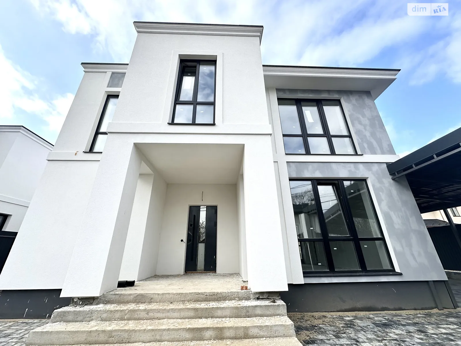 Продается дом на 2 этажа 172 кв. м с балконом, цена: 172000 $ - фото 1