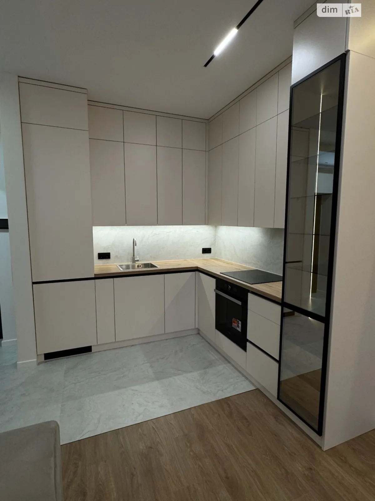 Продается 1-комнатная квартира 40.2 кв. м в Ужгороде, цена: 80000 $ - фото 1