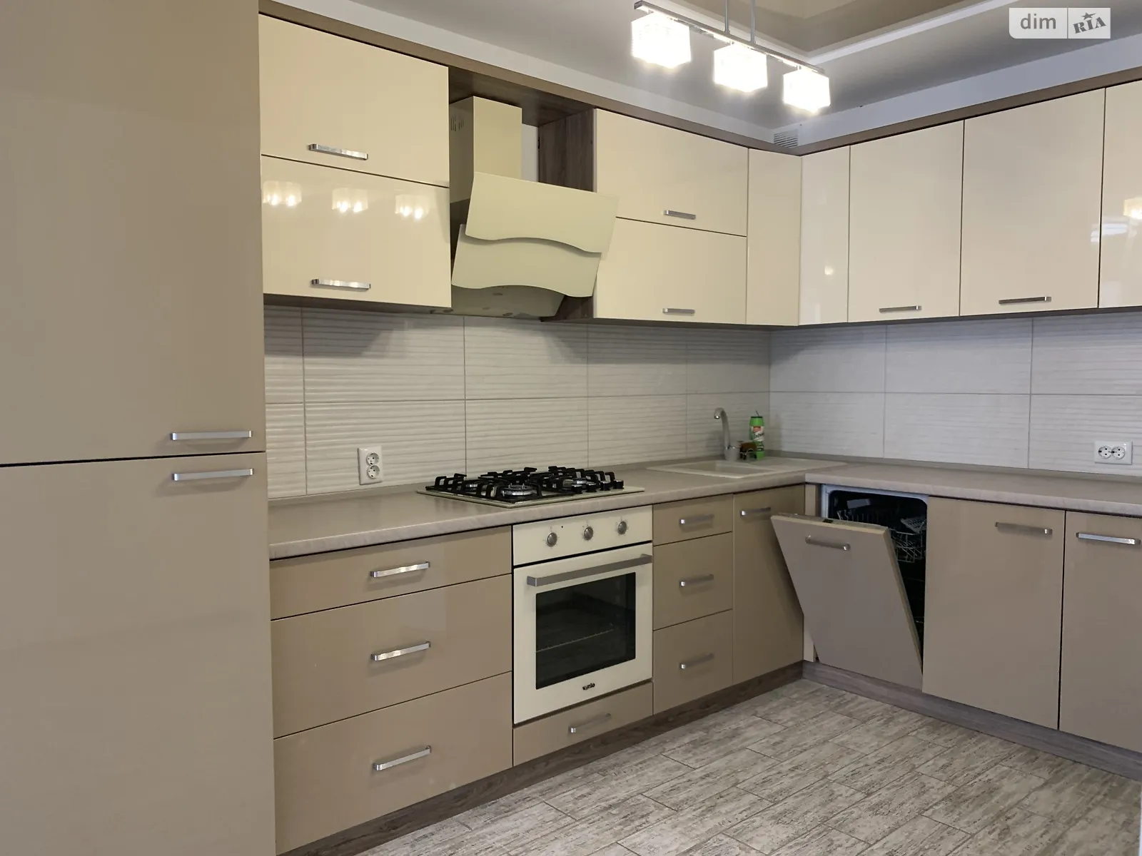 1-комнатная квартира 46 кв. м в, цена: 350 $ - фото 1