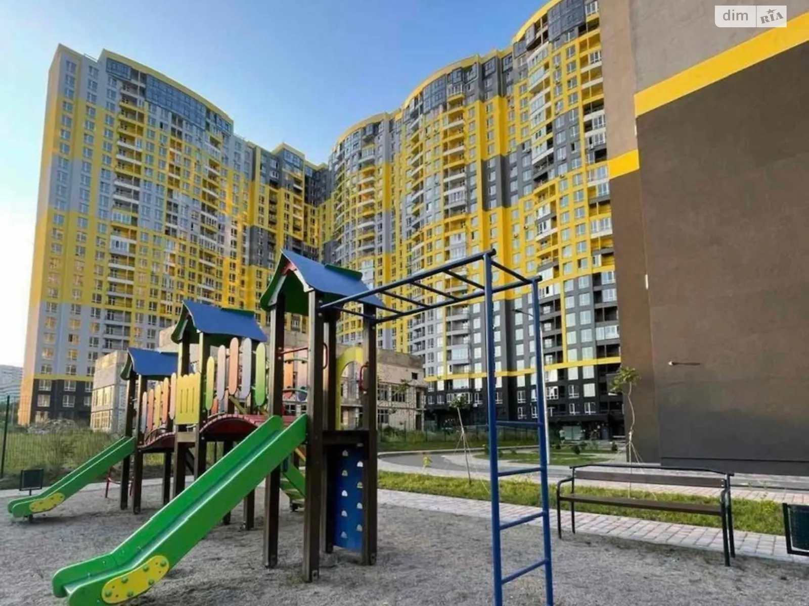 Продається 3-кімнатна квартира 80 кв. м у Києві, вул. Кадетський Гай, 10 - фото 1
