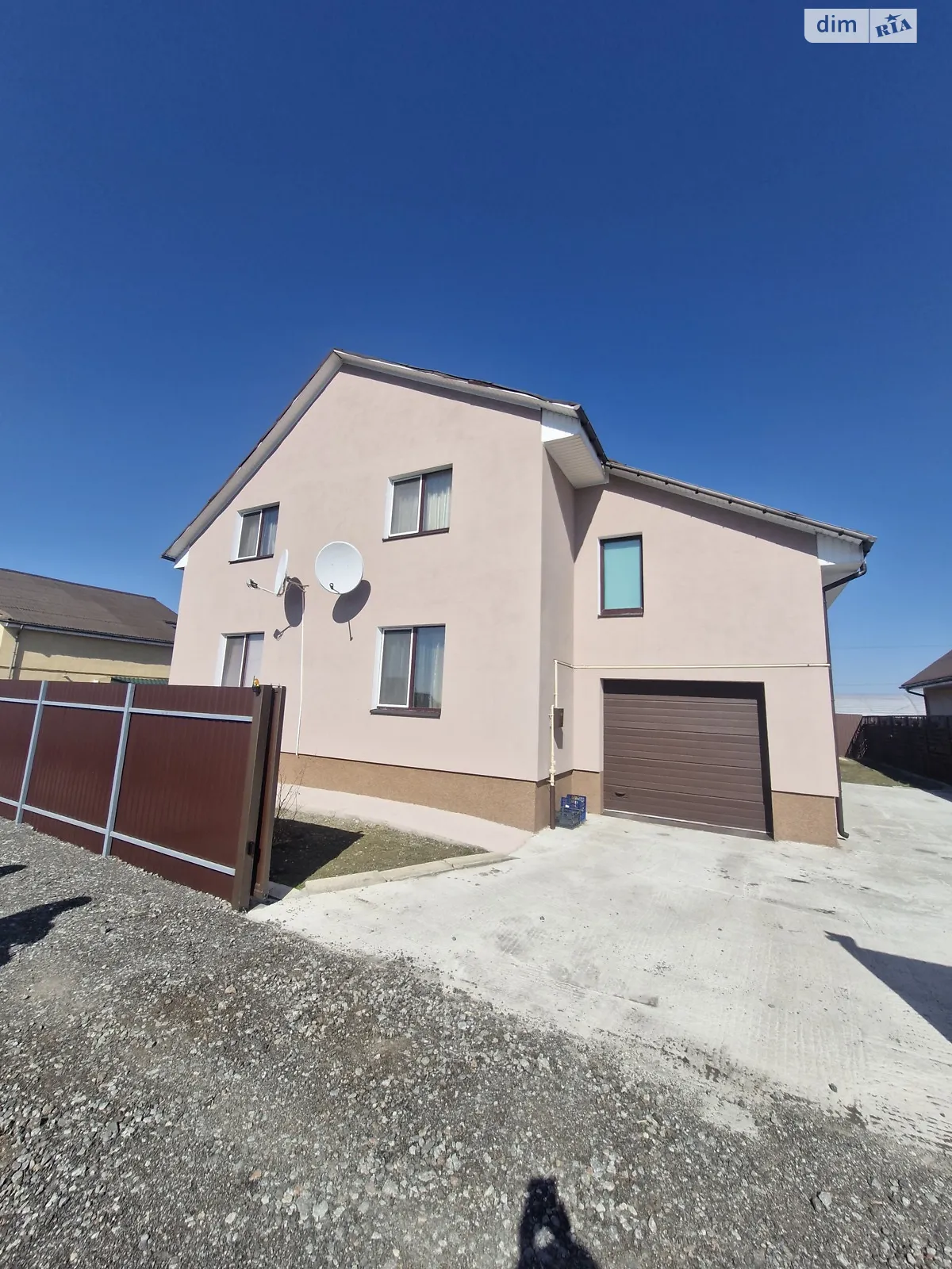 Продается дом на 2 этажа 214.7 кв. м с мансардой, цена: 139000 $ - фото 1