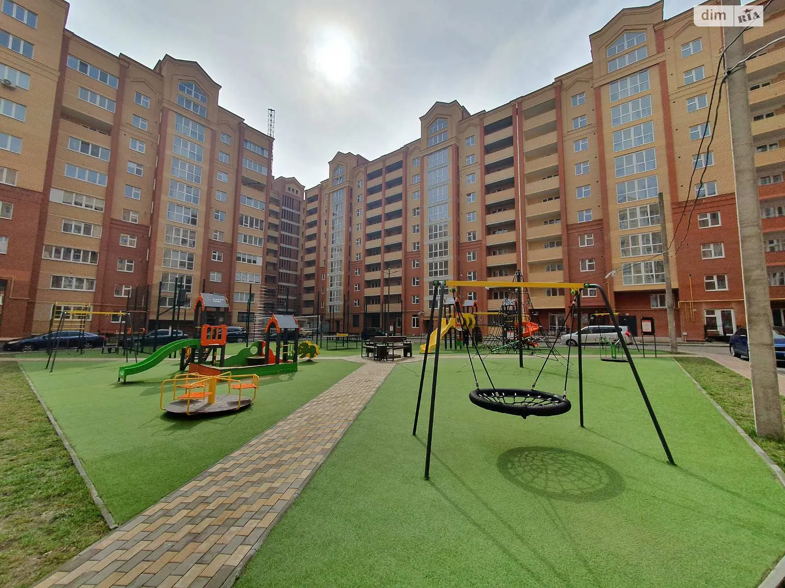 3-комнатная квартира 82.6 кв. м в Тернополе, ул. Генерала Мирона Тарнавского - фото 1