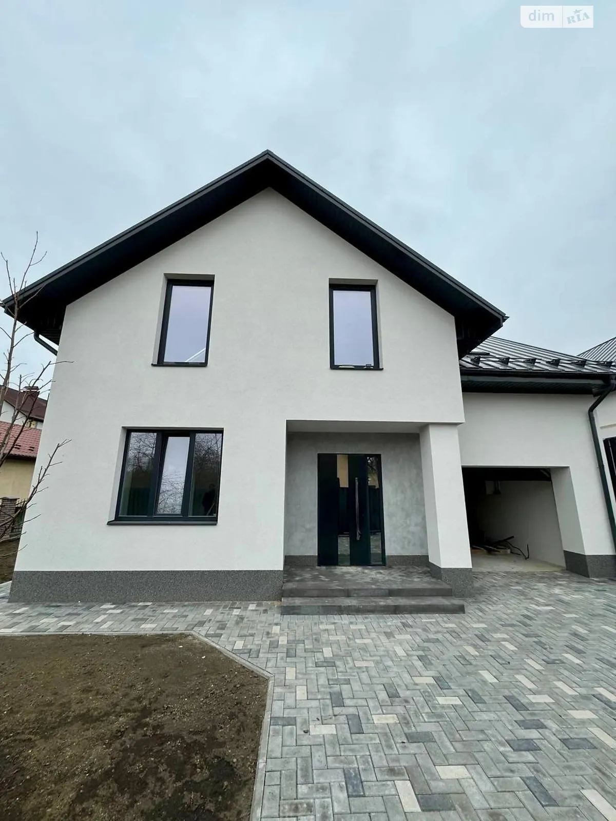 Продается дом на 2 этажа 160 кв. м с садом, цена: 220000 $ - фото 1