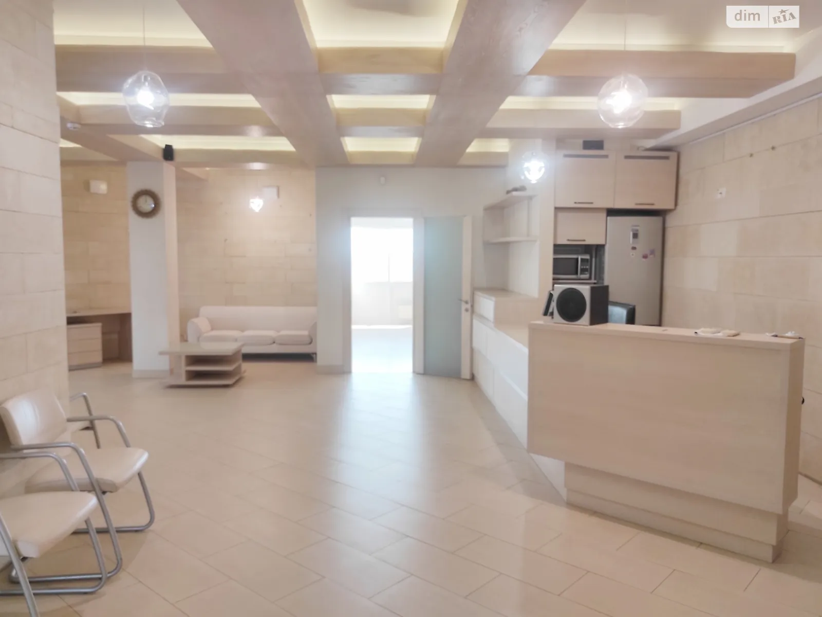 Сдается в аренду офис 302.8 кв. м в бизнес-центре, цена: 1500 $ - фото 1