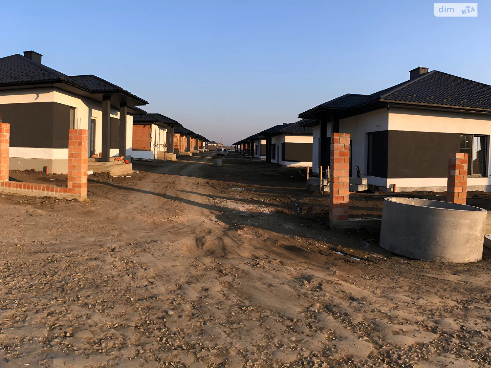 Продается одноэтажный дом 145 кв. м с подвалом, цена: 140000 $ - фото 1