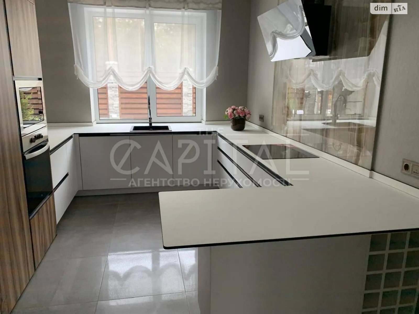 Сдается в аренду дом на 2 этажа 270 кв. м с камином, цена: 4000 $ - фото 1