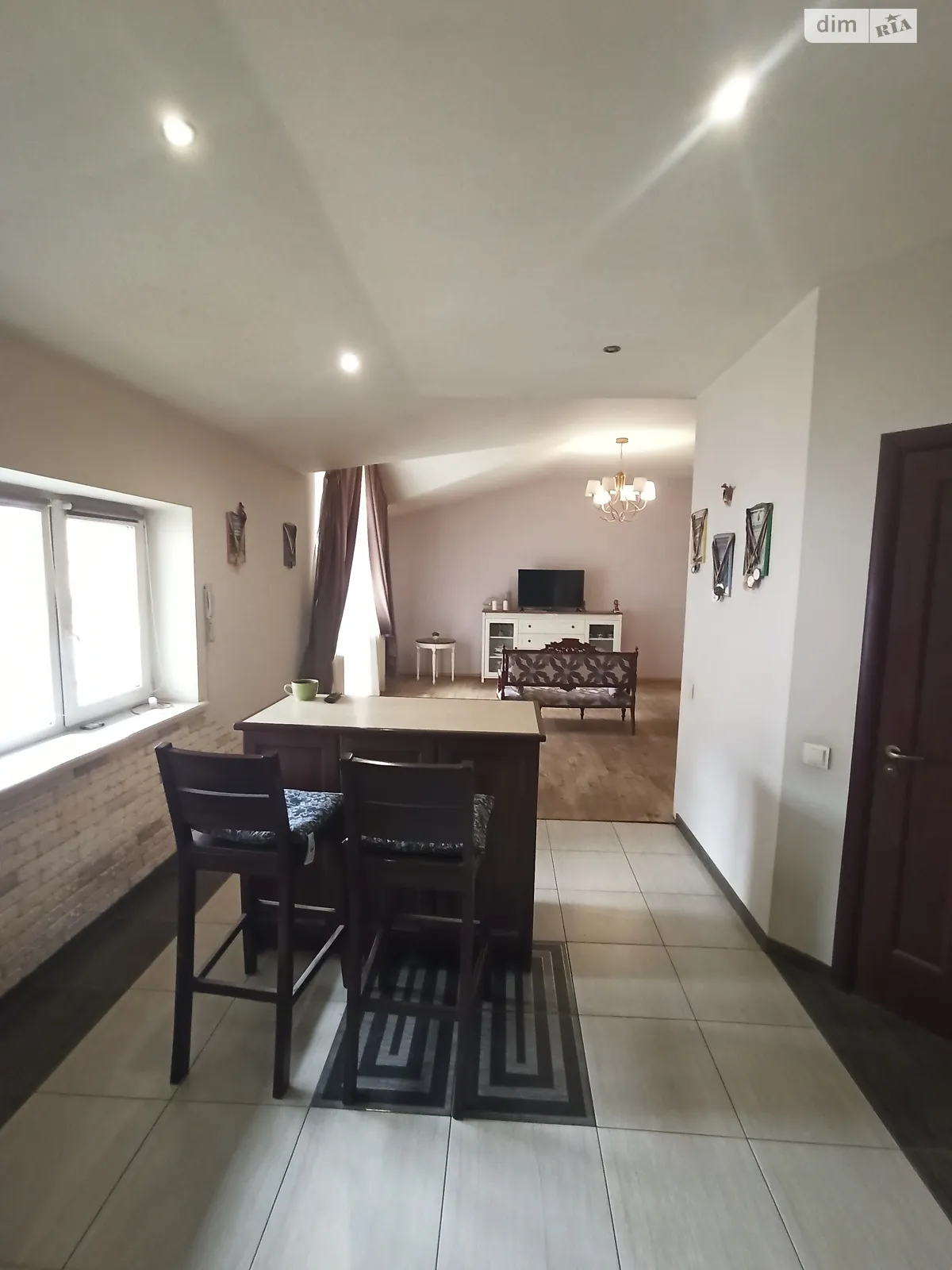 Продается 3-комнатная квартира 126 кв. м в Львове, ул. Лычаковская, 5 - фото 1