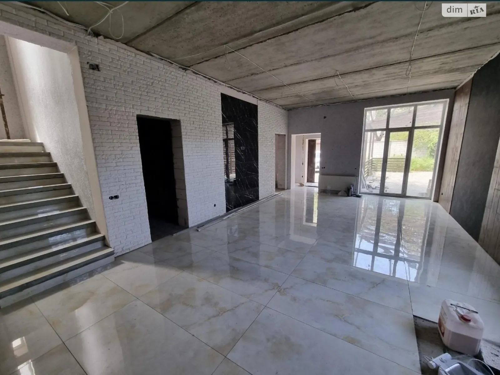 Продается дом на 2 этажа 150 кв. м с бассейном, цена: 125000 $ - фото 1