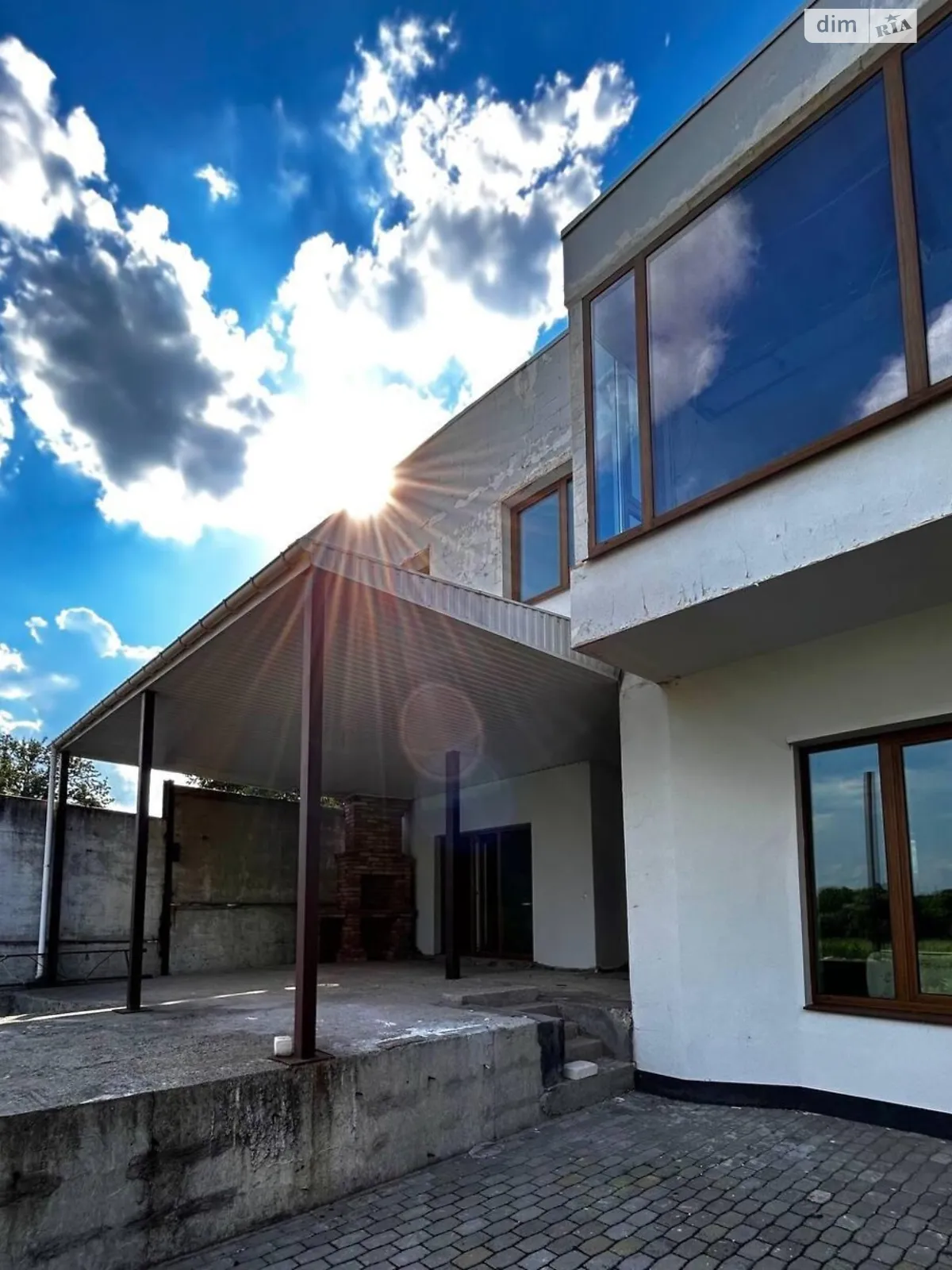 Продается дом на 2 этажа 287 кв. м с верандой, цена: 110000 $ - фото 1