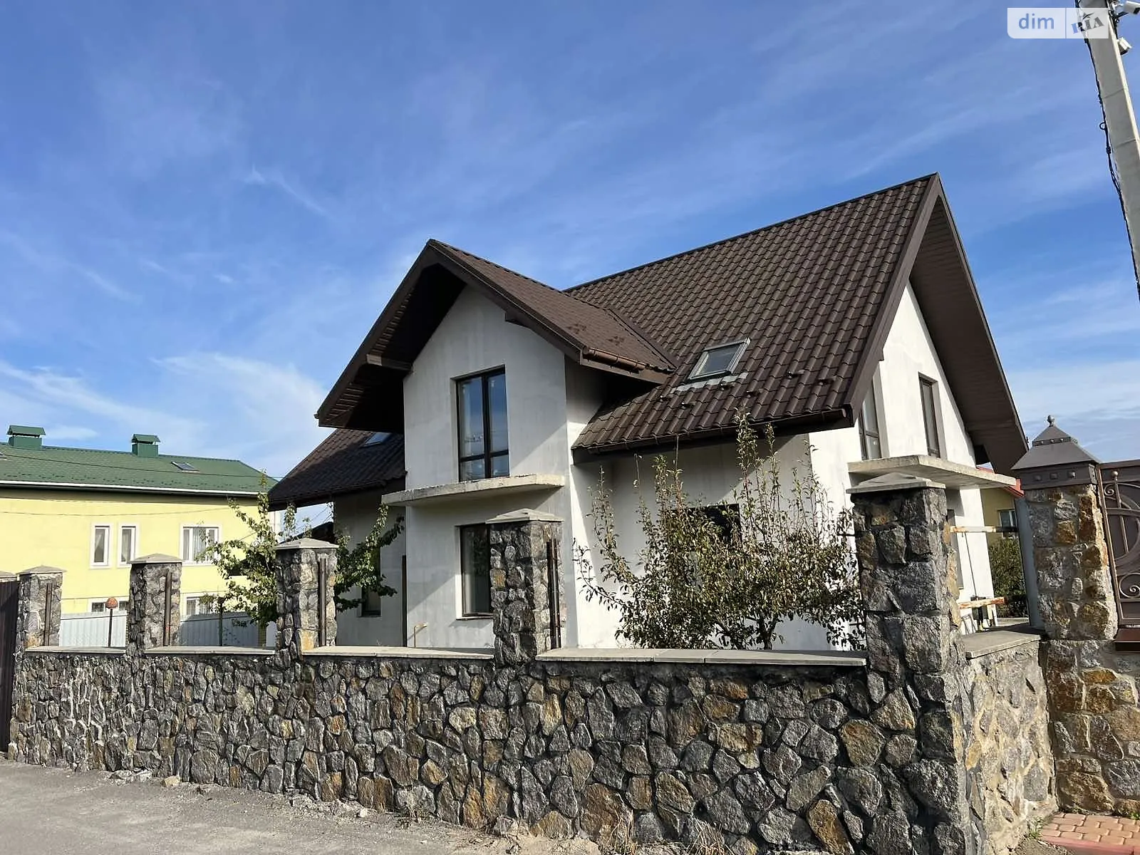 Продается дом на 2 этажа 165 кв. м с садом, цена: 135000 $ - фото 1