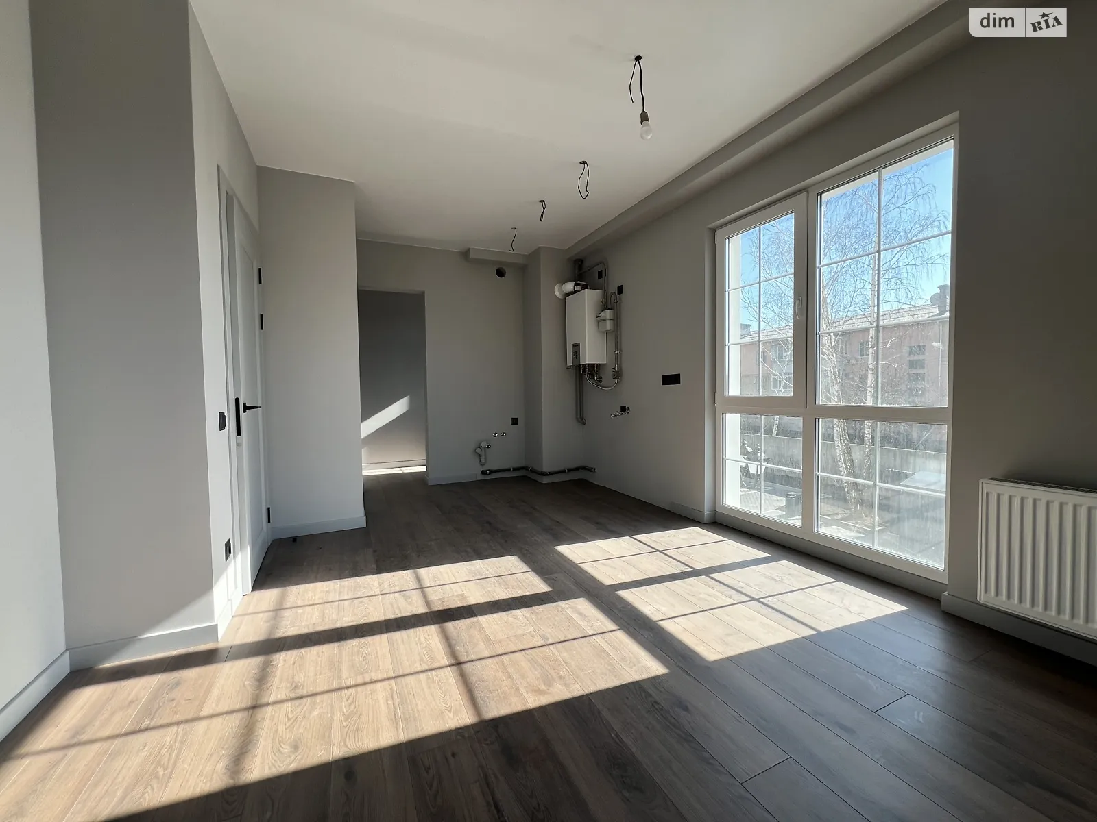 Продается 1-комнатная квартира 43 кв. м в Чайках, ул. Коцюбинского, 1 - фото 1