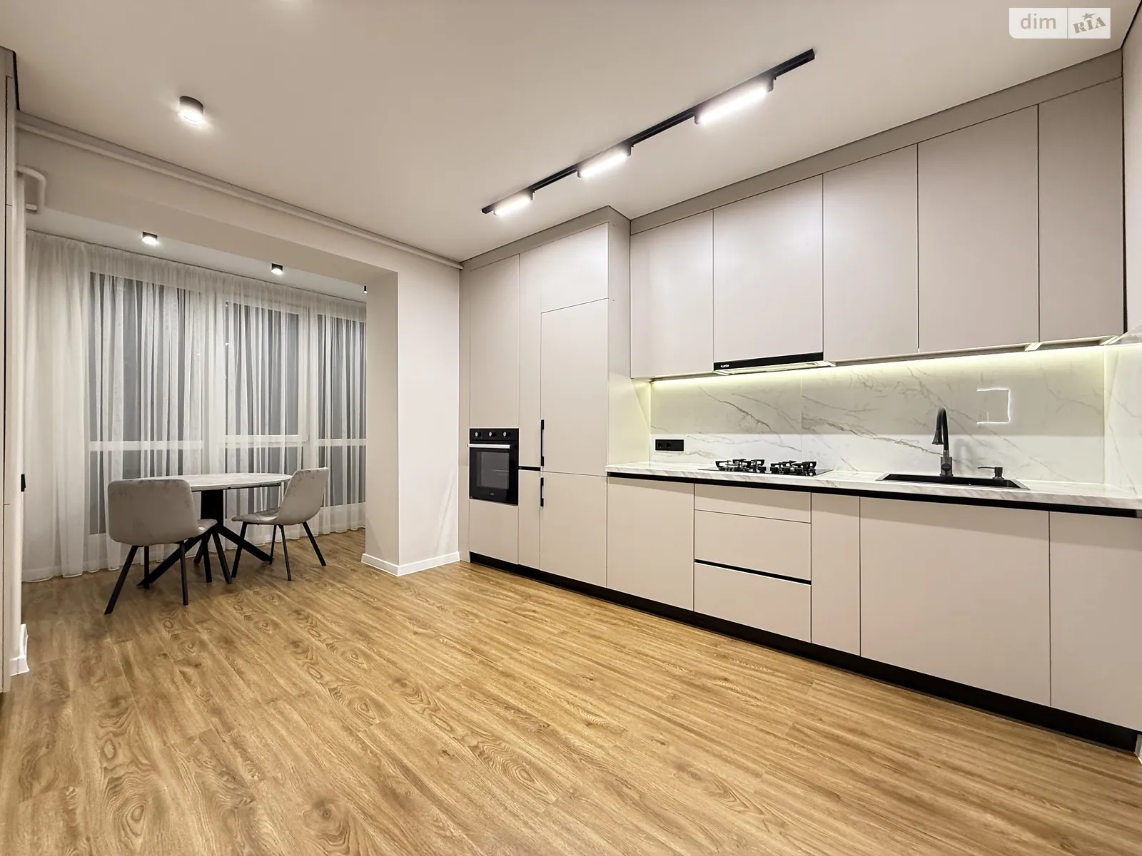 Продается 1-комнатная квартира 48 кв. м в Ровно, ул. Студенческая, 24А - фото 1