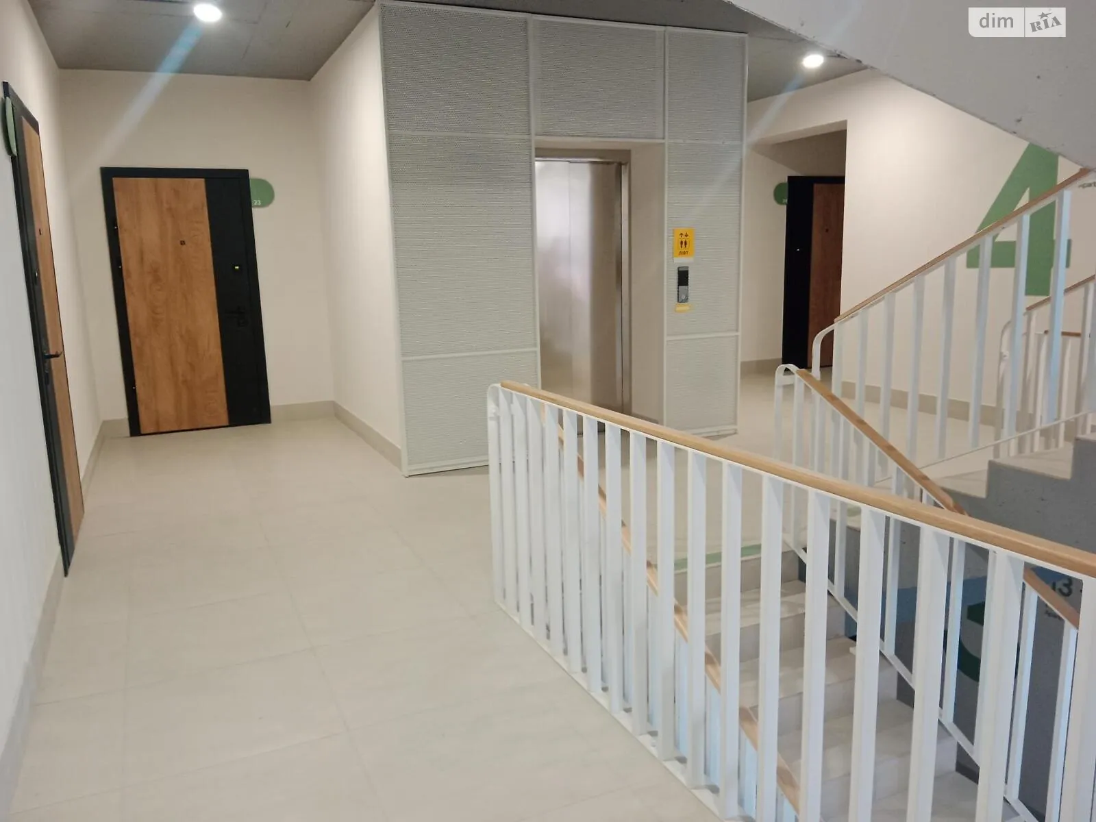 Продається 2-кімнатна квартира 65 кв. м у Крихівцях, вул. 24 серпня, 1 - фото 1