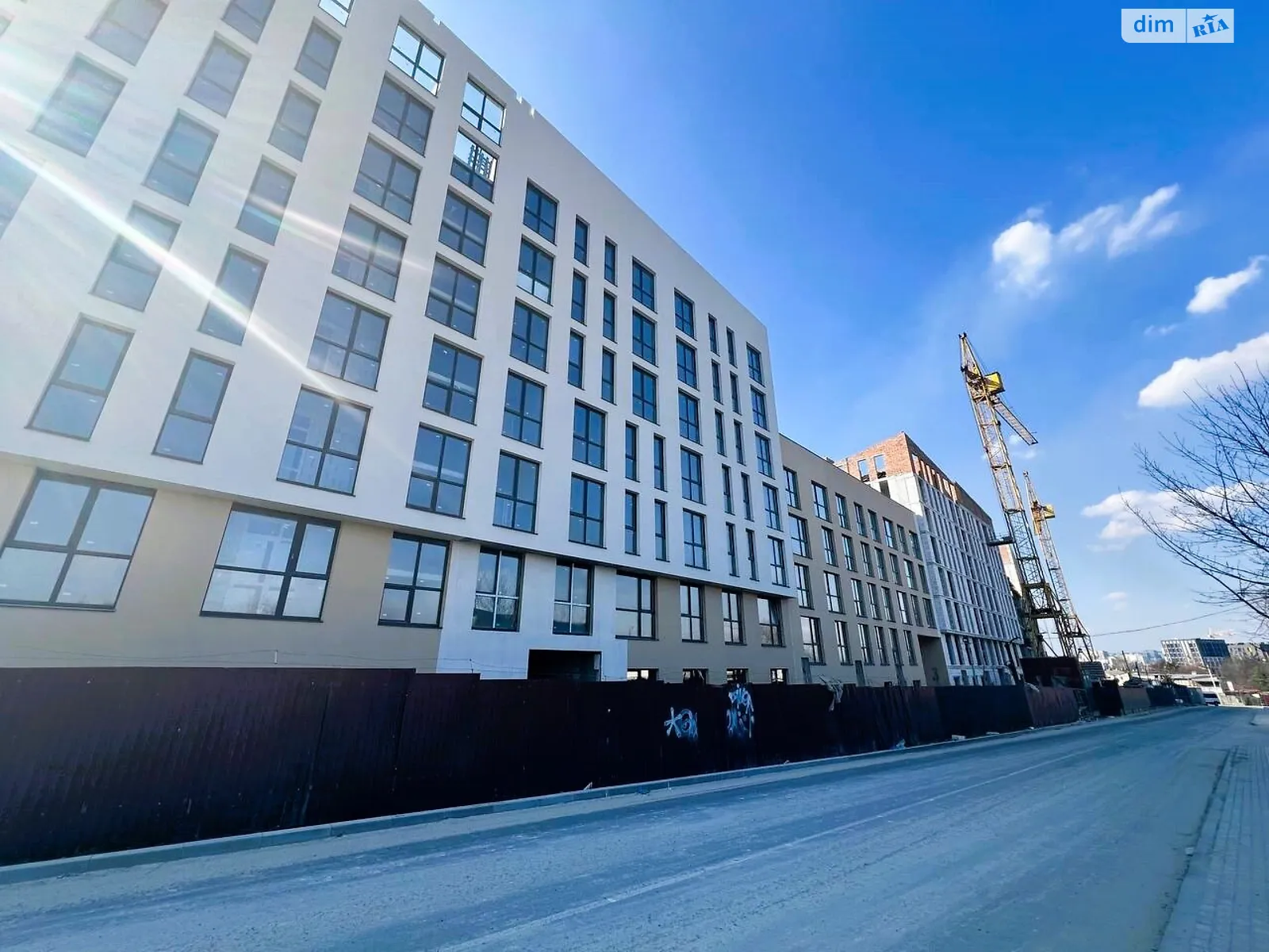 Продается 1-комнатная квартира 42 кв. м в Львове, ул. Хмельницкого Богдана, 116 - фото 1